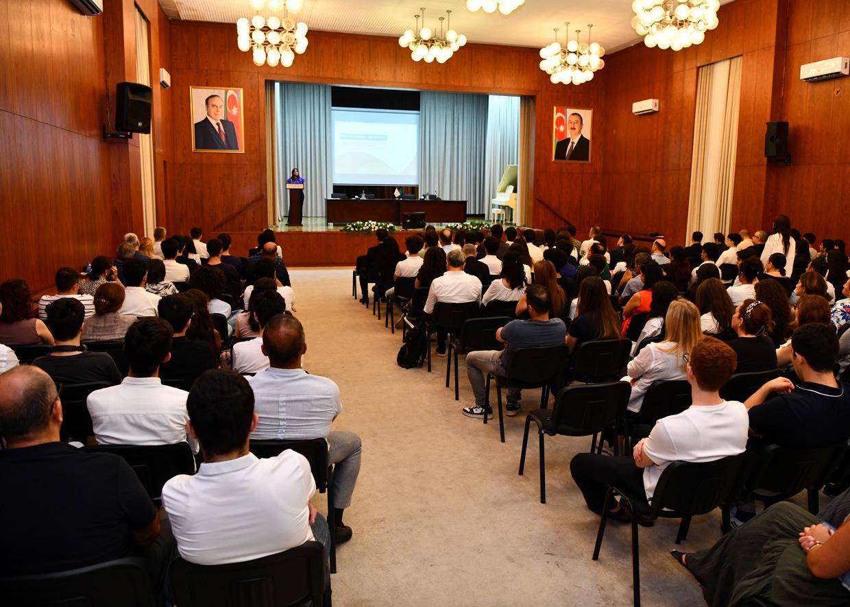 “Harvard, Stanford, Oksford...” – Nüfuzlu universitetlərdə təhsil alacaq gənclərlə görüş 