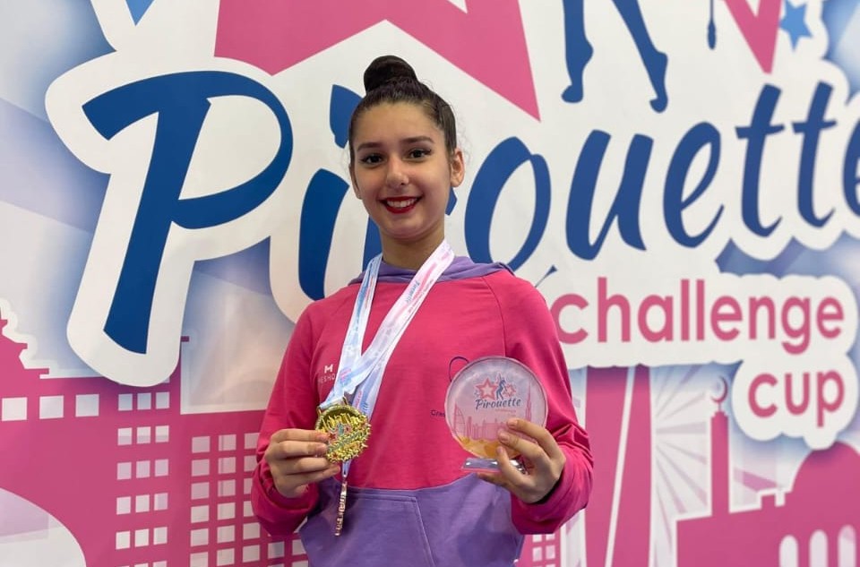 Həkim tövsiyəsi ilə gimnastikaya başladı, rəqsdə də uğur qazandı 