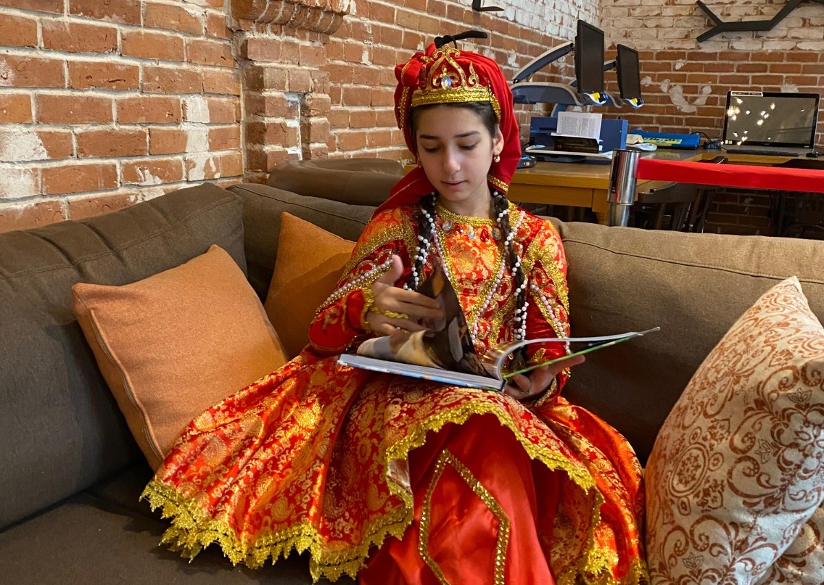 Həkim tövsiyəsi ilə gimnastikaya başladı, rəqsdə də uğur qazandı