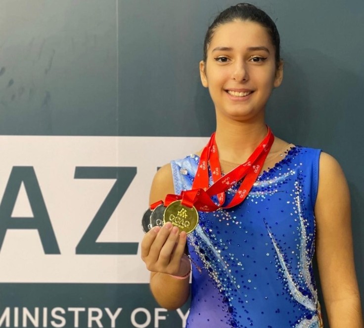 Həkim tövsiyəsi ilə gimnastikaya başladı, rəqsdə də uğur qazandı