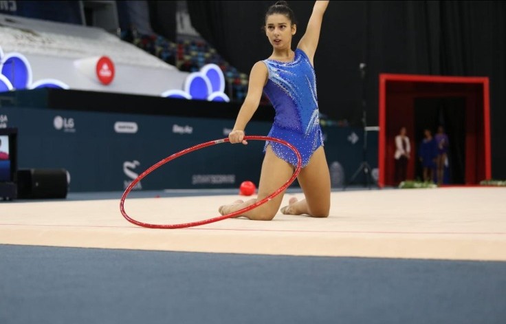 Həkim tövsiyəsi ilə gimnastikaya başladı, rəqsdə də uğur qazandı