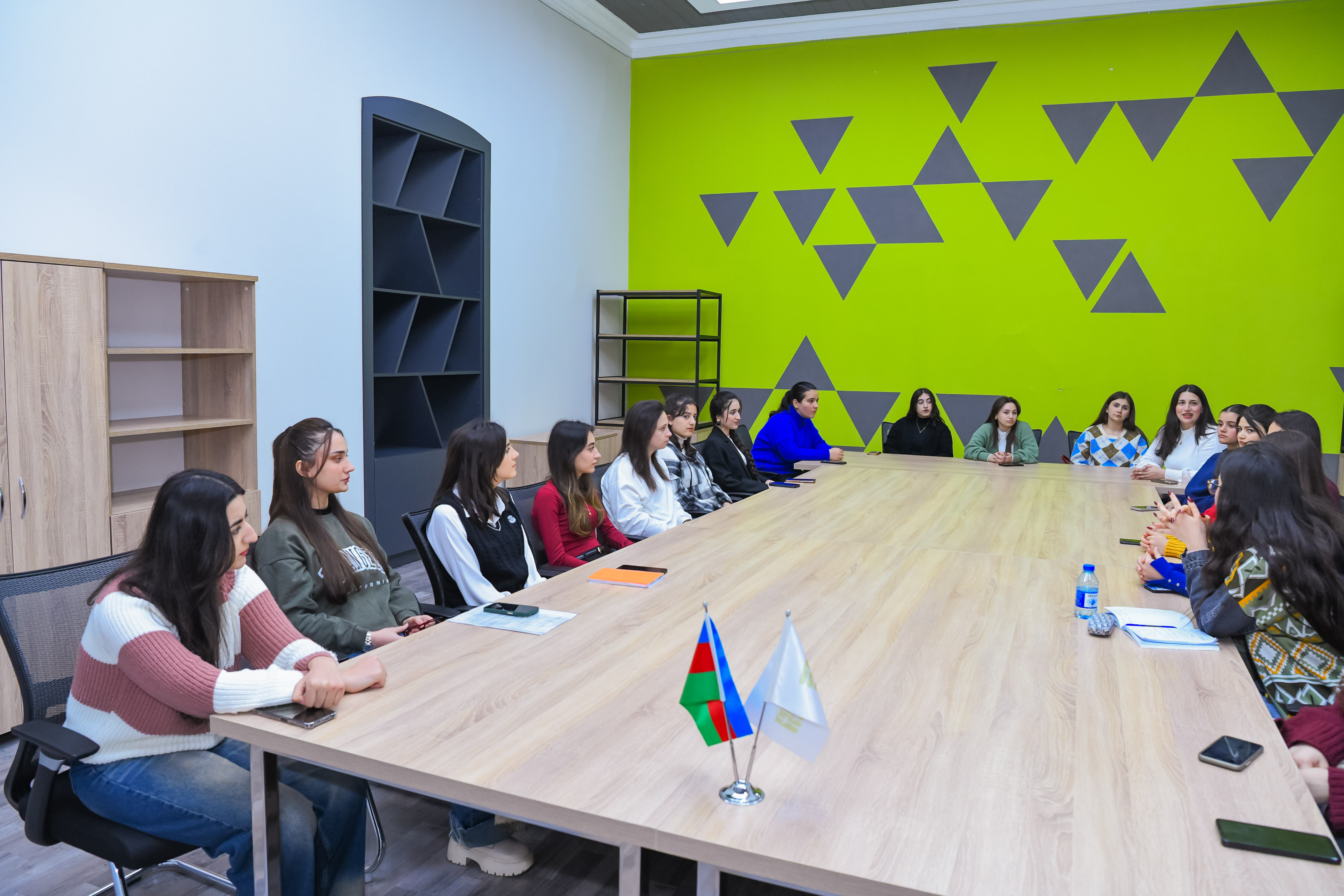 “Hənifə Məlikova-Zərdabi adına qızların təhsilinə dəstək” təqaüd proqramının iştirakçılarına təlim keçirilib