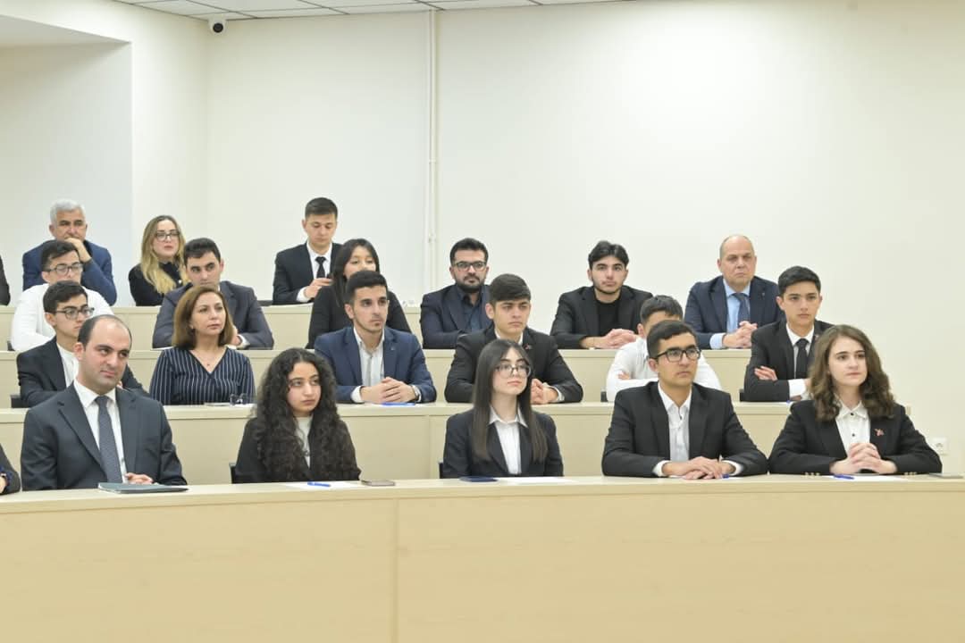 Hesablama Palatasının sədri Qarabağ Universitetinin tələbələrinə mühazirə deyib