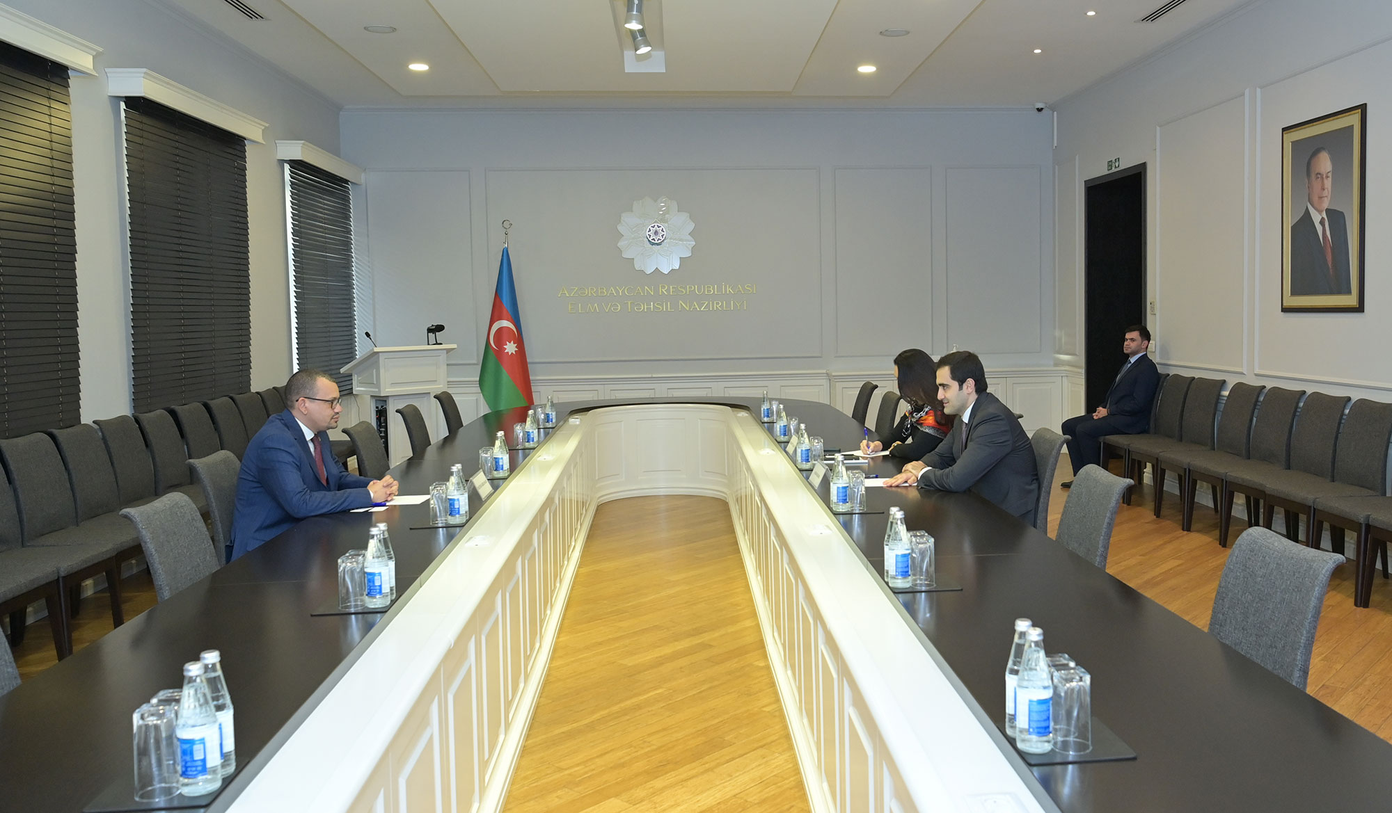 Həsən Həsənli Sudanın ölkəmizdəki səfiri ilə görüşüb 