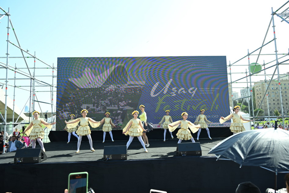 Heydər Əliyev Mərkəzinin parkında Uşaq festivalı keçirilib