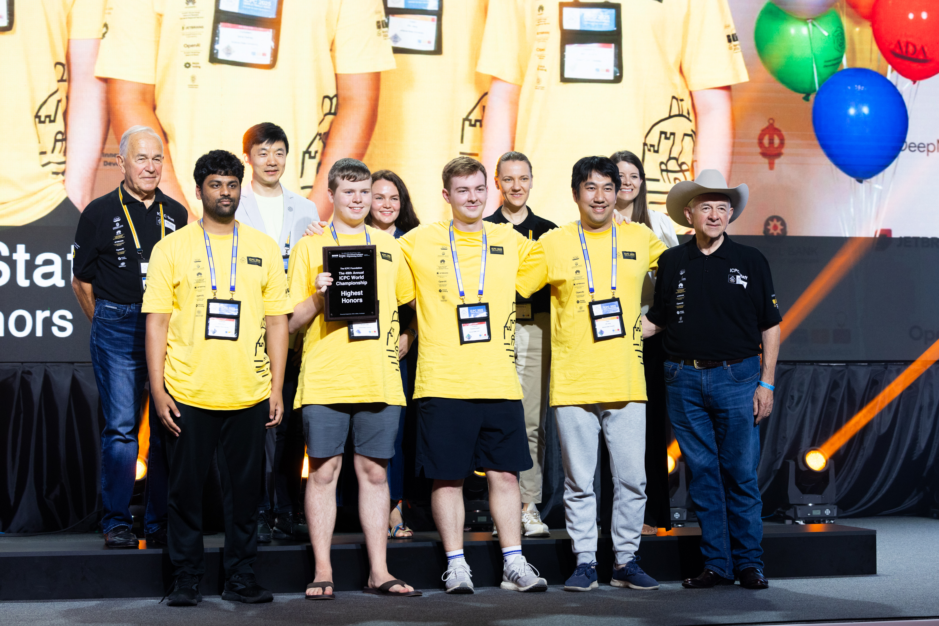 ICPC dünya finalının bağlanış və mükafatlandırılma mərasimi keçirilib