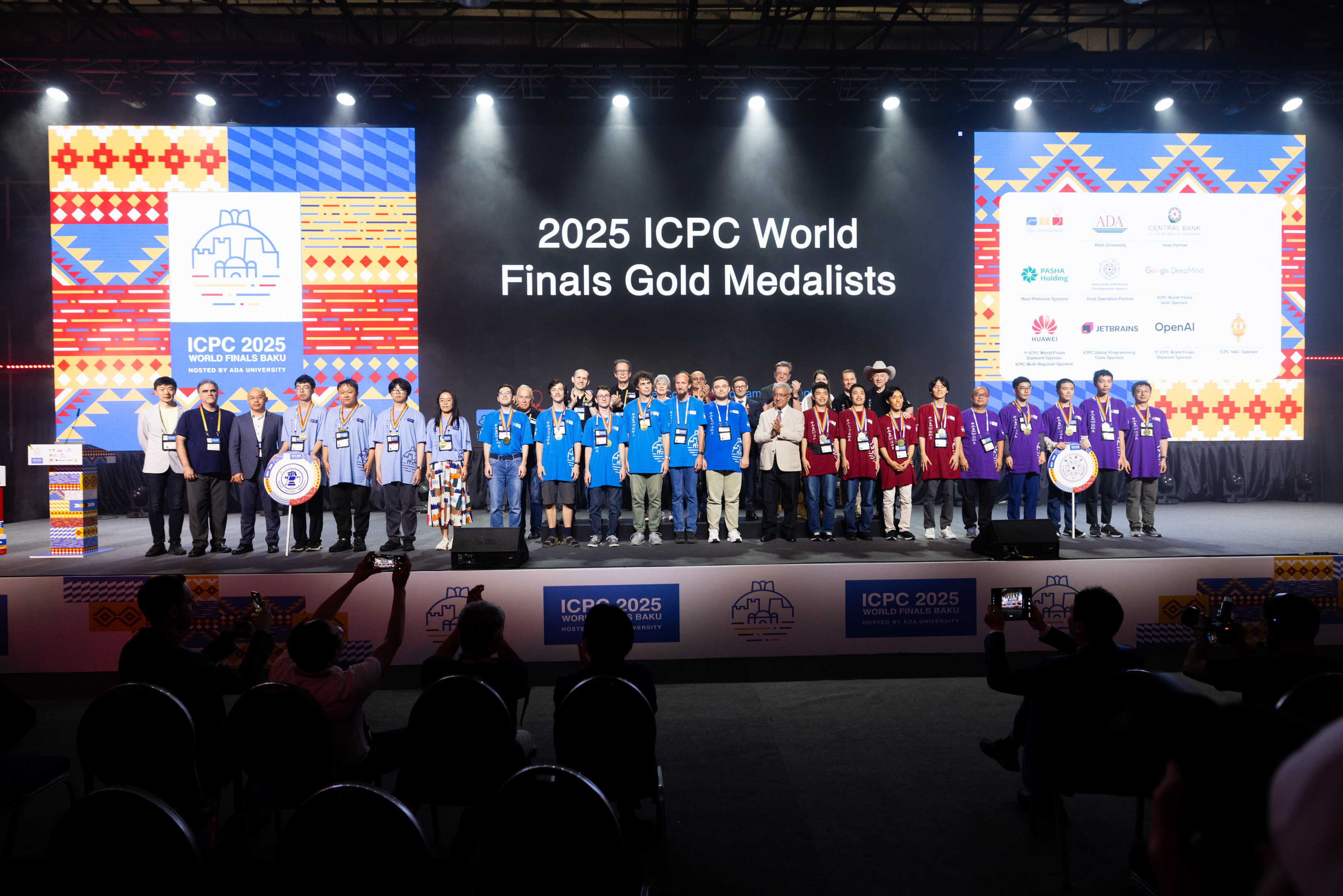 ICPC dünya finalının bağlanış və mükafatlandırılma mərasimi keçirilib