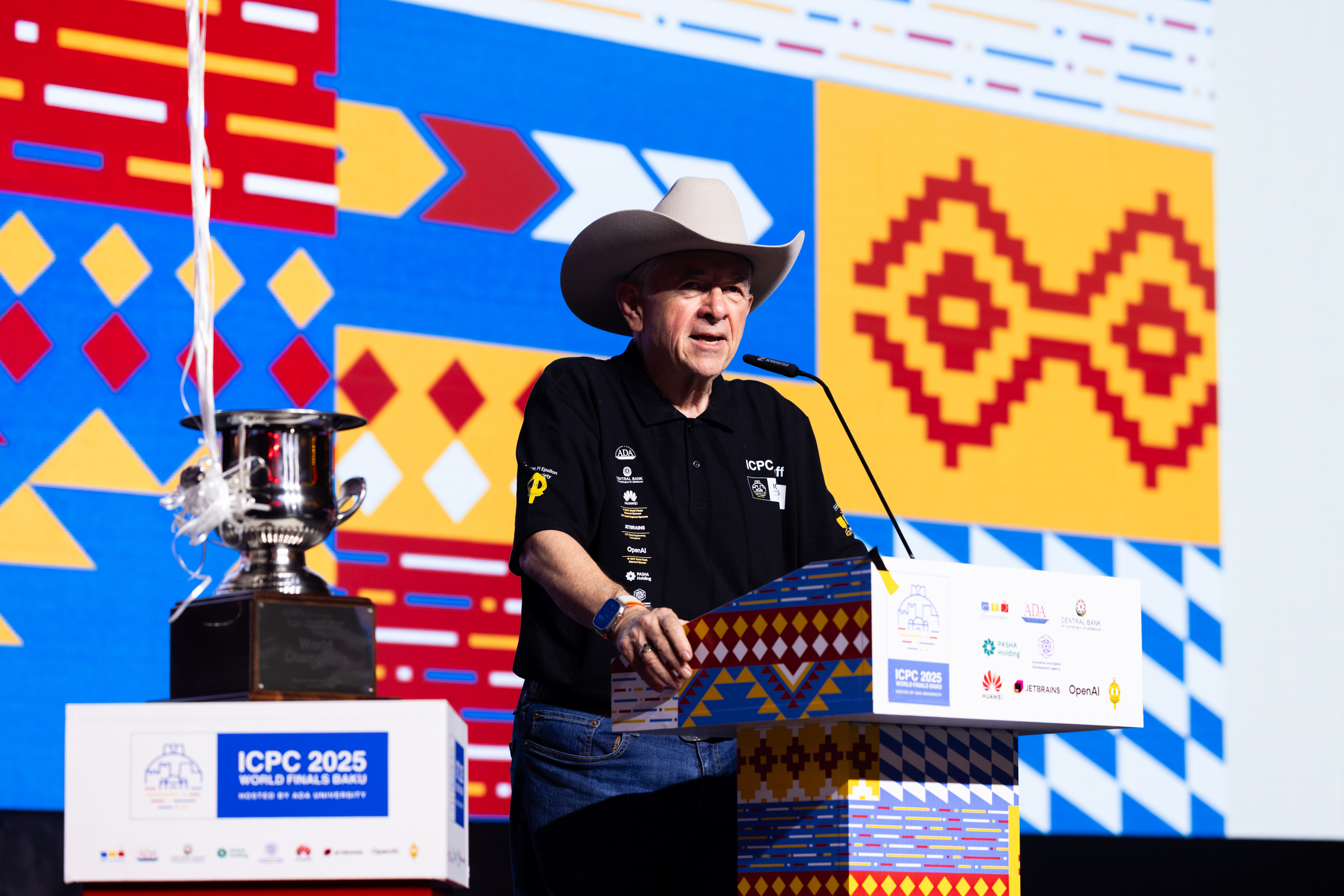 ICPC dünya finalının bağlanış və mükafatlandırılma mərasimi keçirilib