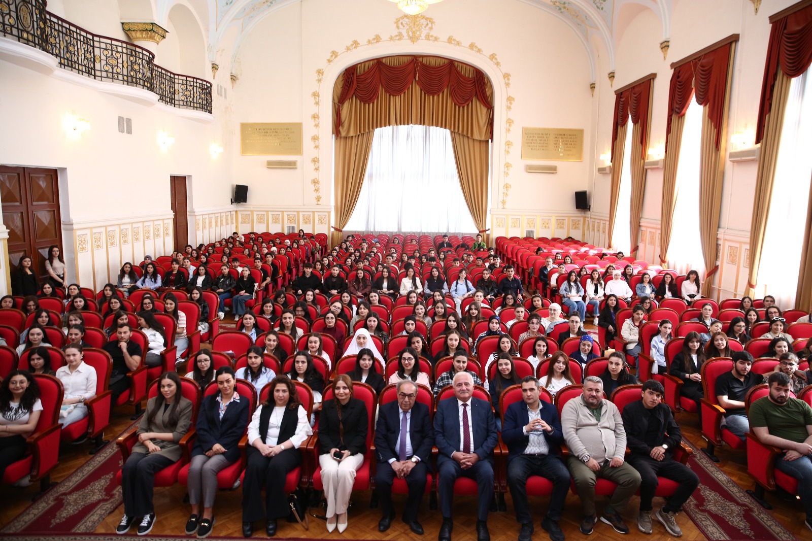 İctimai Şuranın üzvləri ADPU-da tələbələr ilə görüşüblər