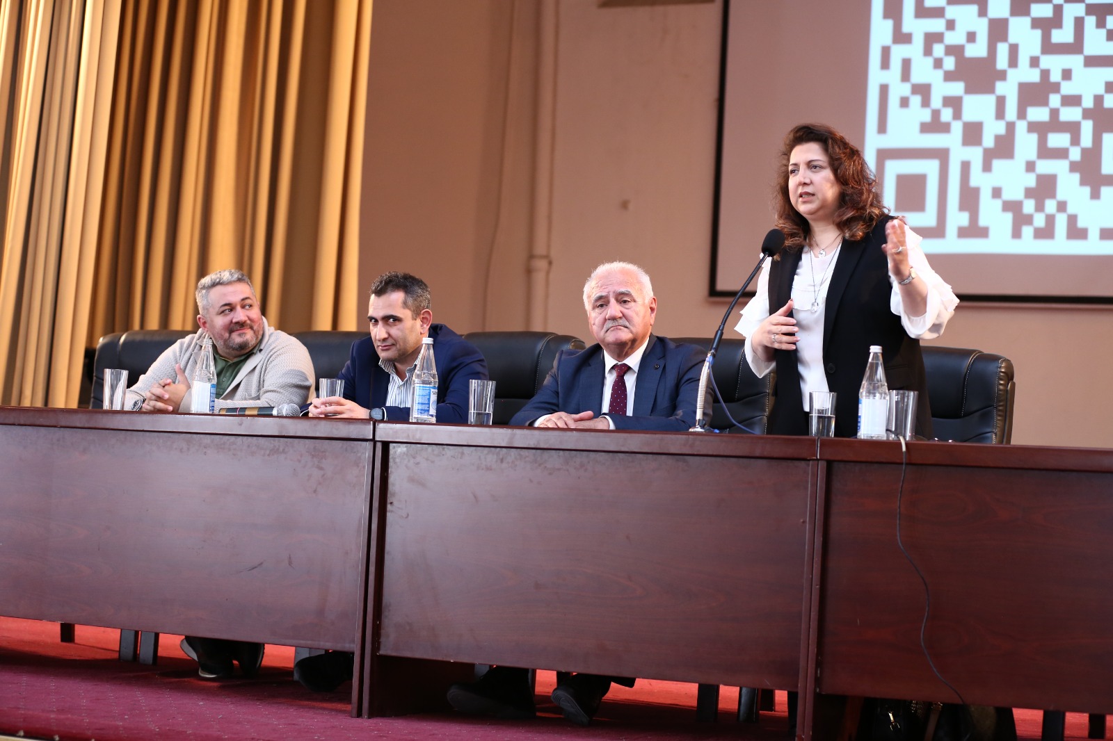 İctimai Şuranın üzvləri ADPU-da tələbələr ilə görüşüblər