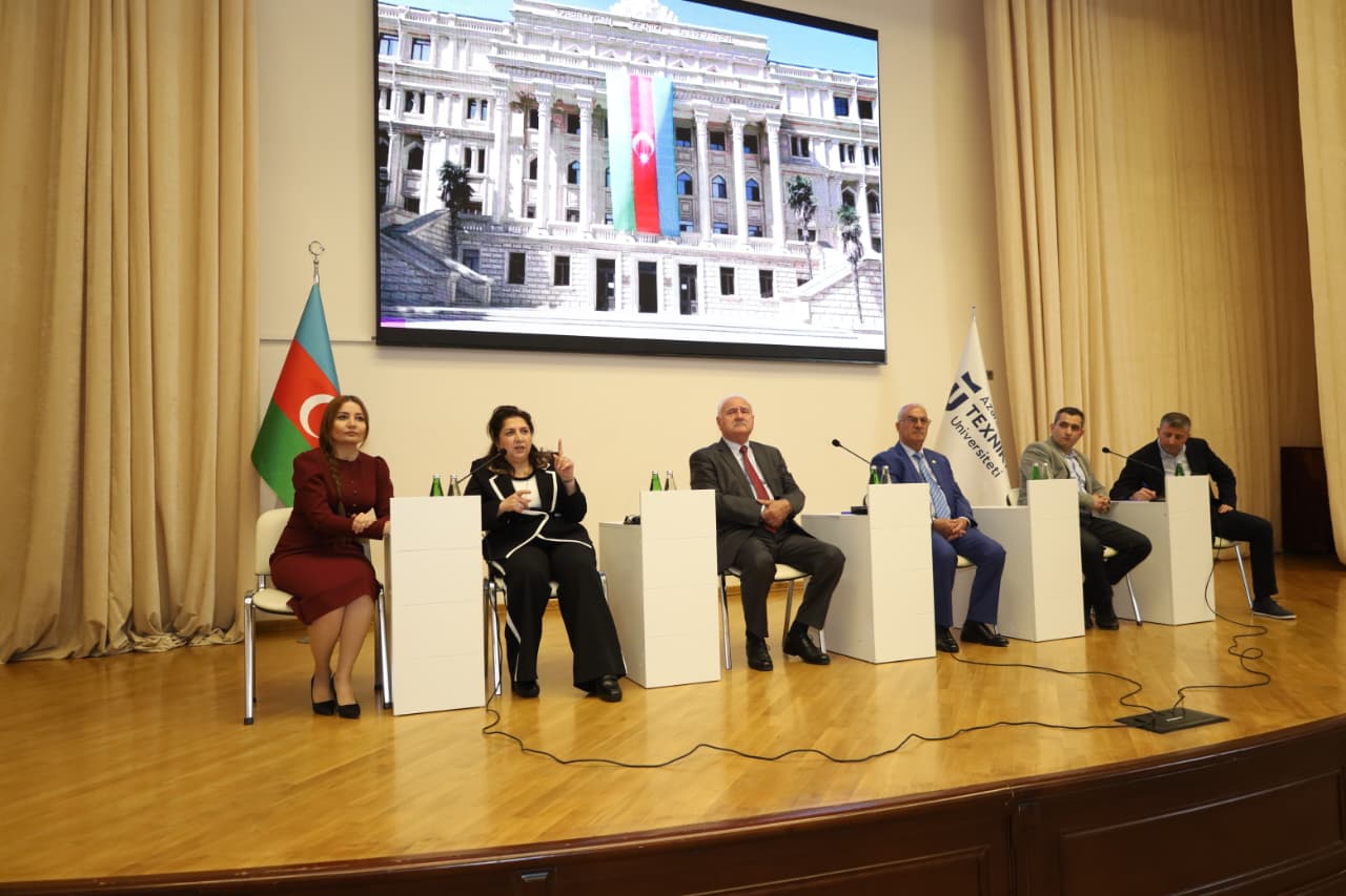 İctimai Şuranın üzvləri AzTU-da tələbələrlə görüşüblər