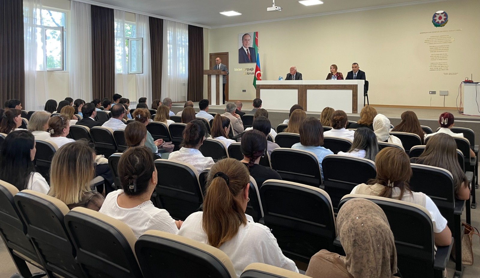 İctimai Şuranın üzvləri müəllim və şagirdlərlə görüşüblər