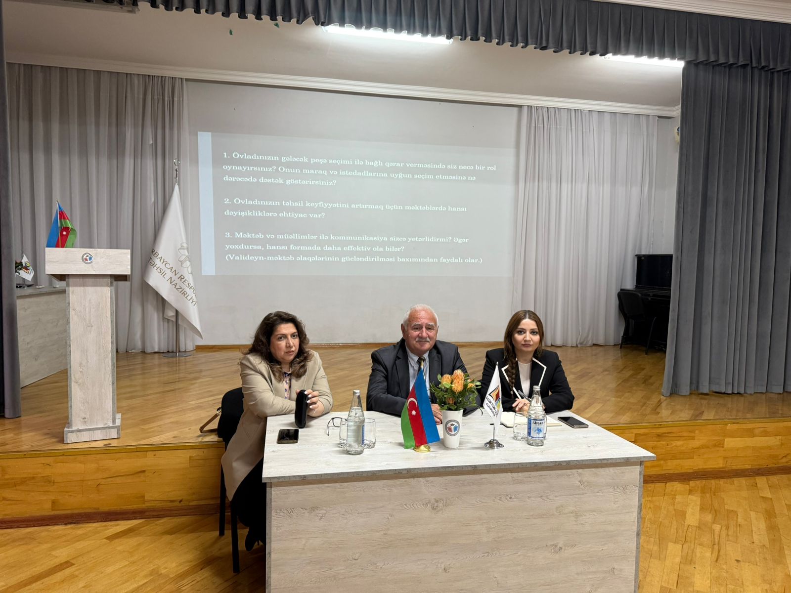 İctimai Şuranın üzvləri valideynlərlə görüşüblər