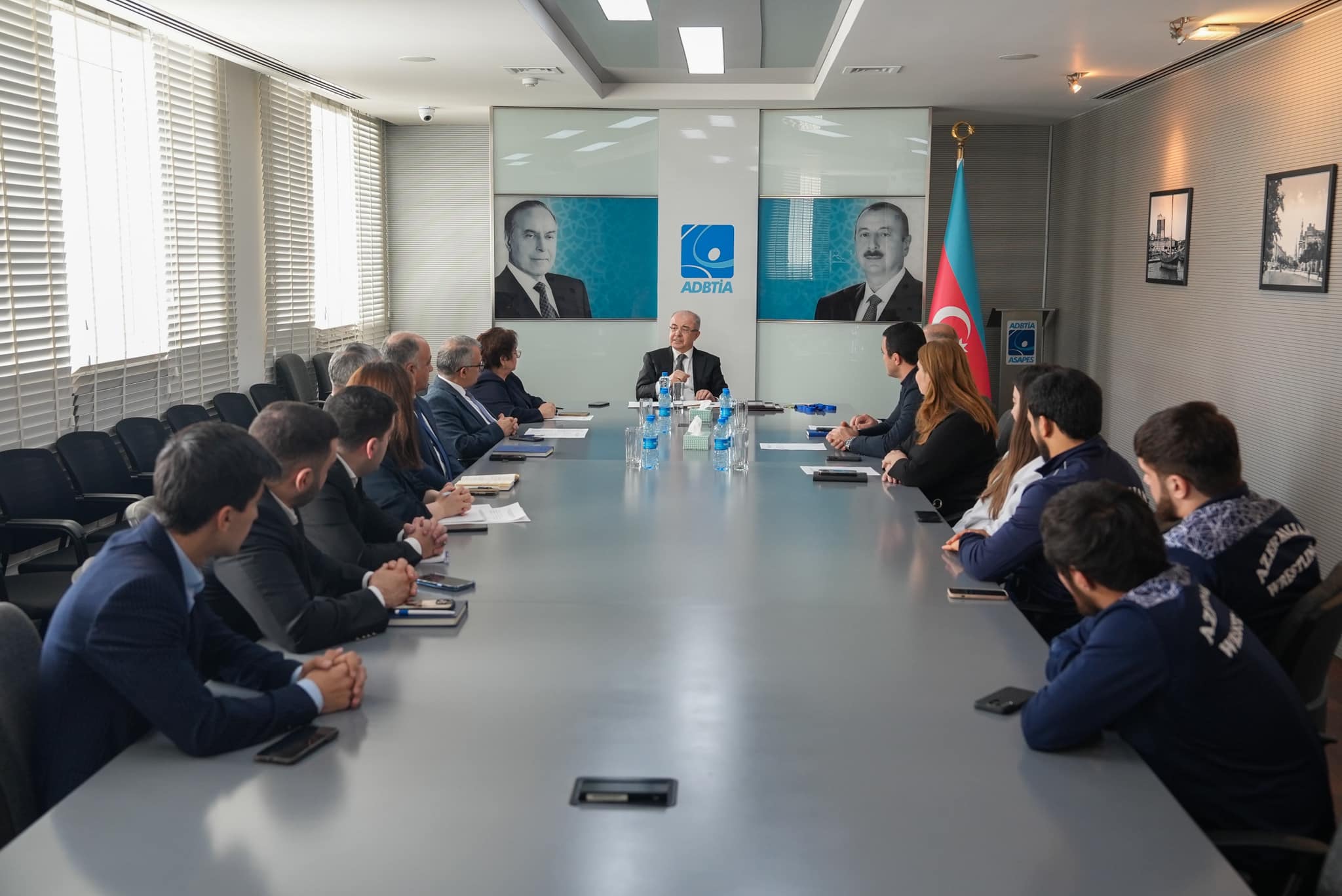 İdman Akademiyasında güləş üzrə yüksək nəticə göstərmiş tələbələrlə görüş keçirilib 