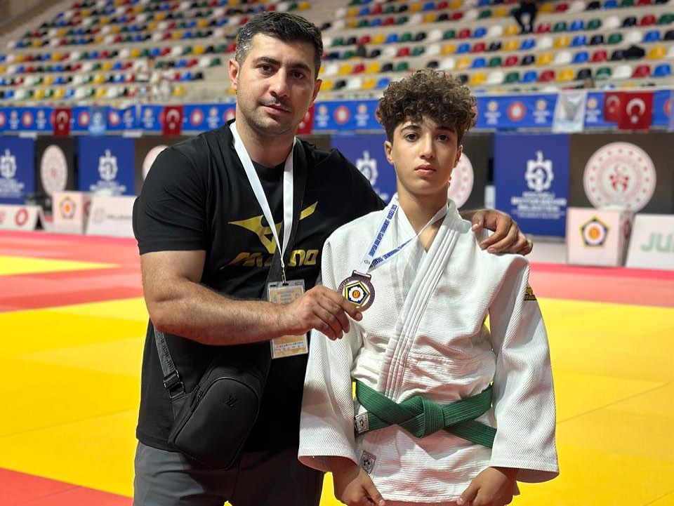 İdmançılarımız beynəlxalq yarışda 8 medal qazanıblar