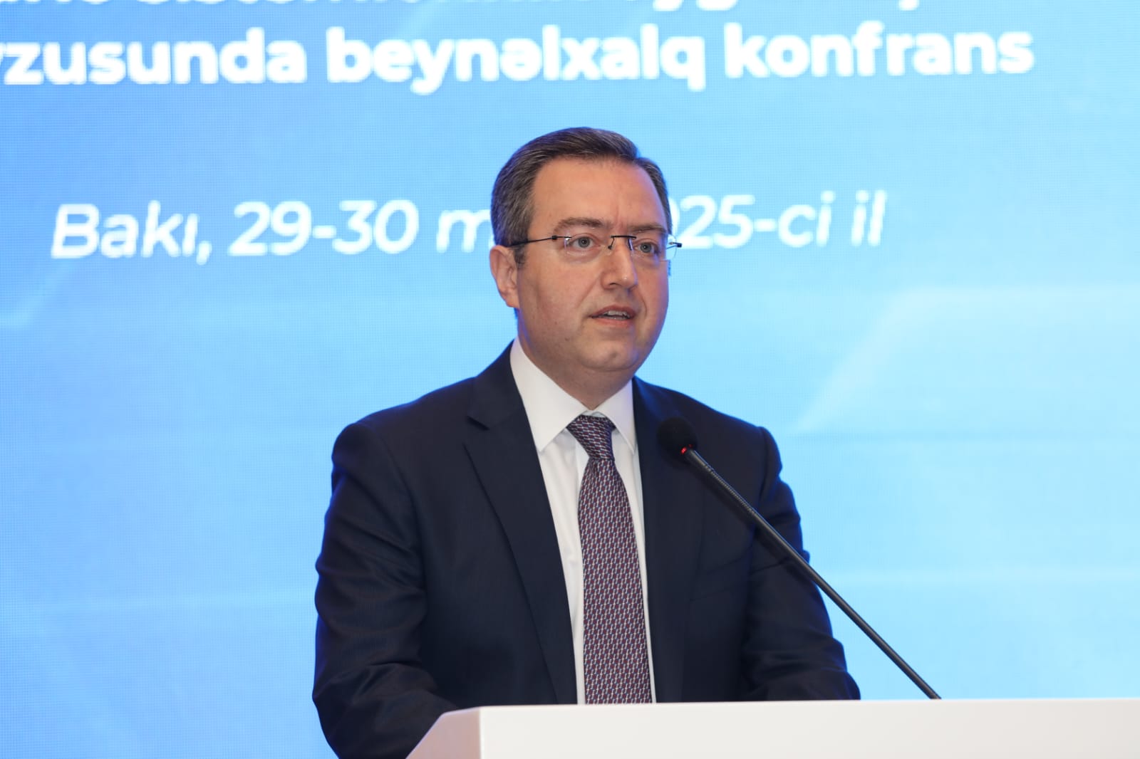 İƏT rəsmisi: Sosial müdafiə təhsilə mühüm təsir göstərir 