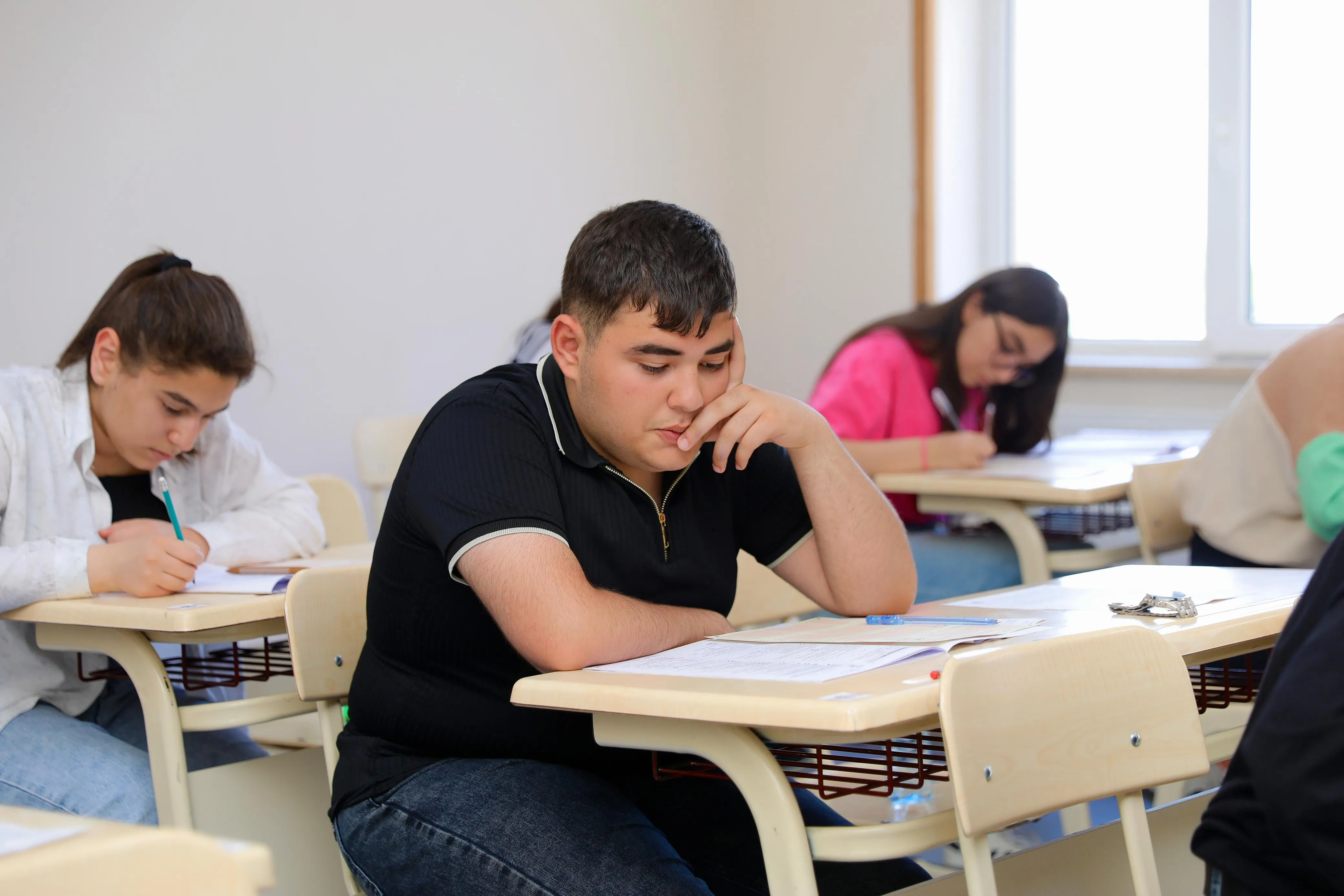 II və III ixtisas qrupları üzrə ali təhsil müəssisələrinə qəbul imtahanı keçirilib