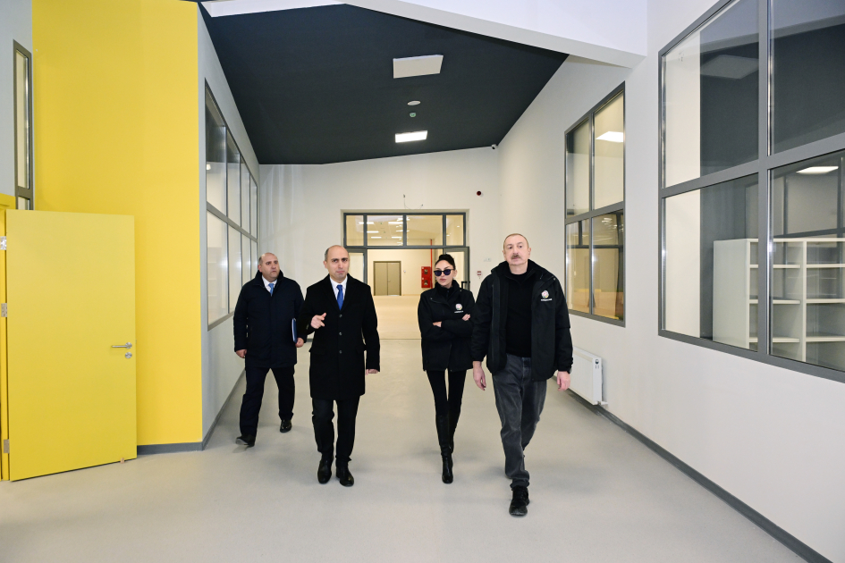 İlham Əliyev Ağdam şəhər 1 nömrəli tam orta məktəbdə aparılan tikinti işləri ilə tanış olub 