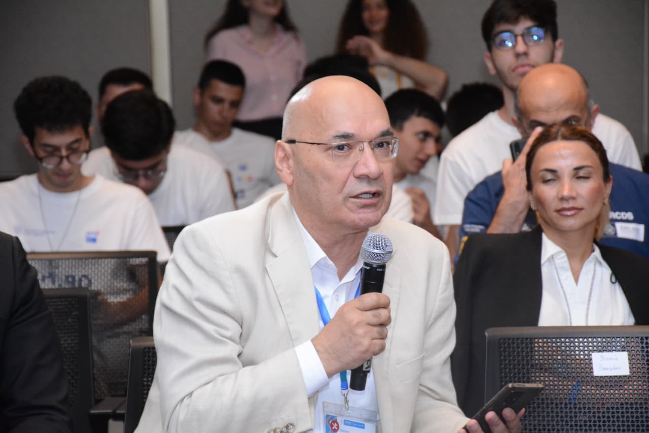 İlk proqramçının izi ilə: Ramin Mahmudzadəyə həsr olunan final mərasimi keçirilib