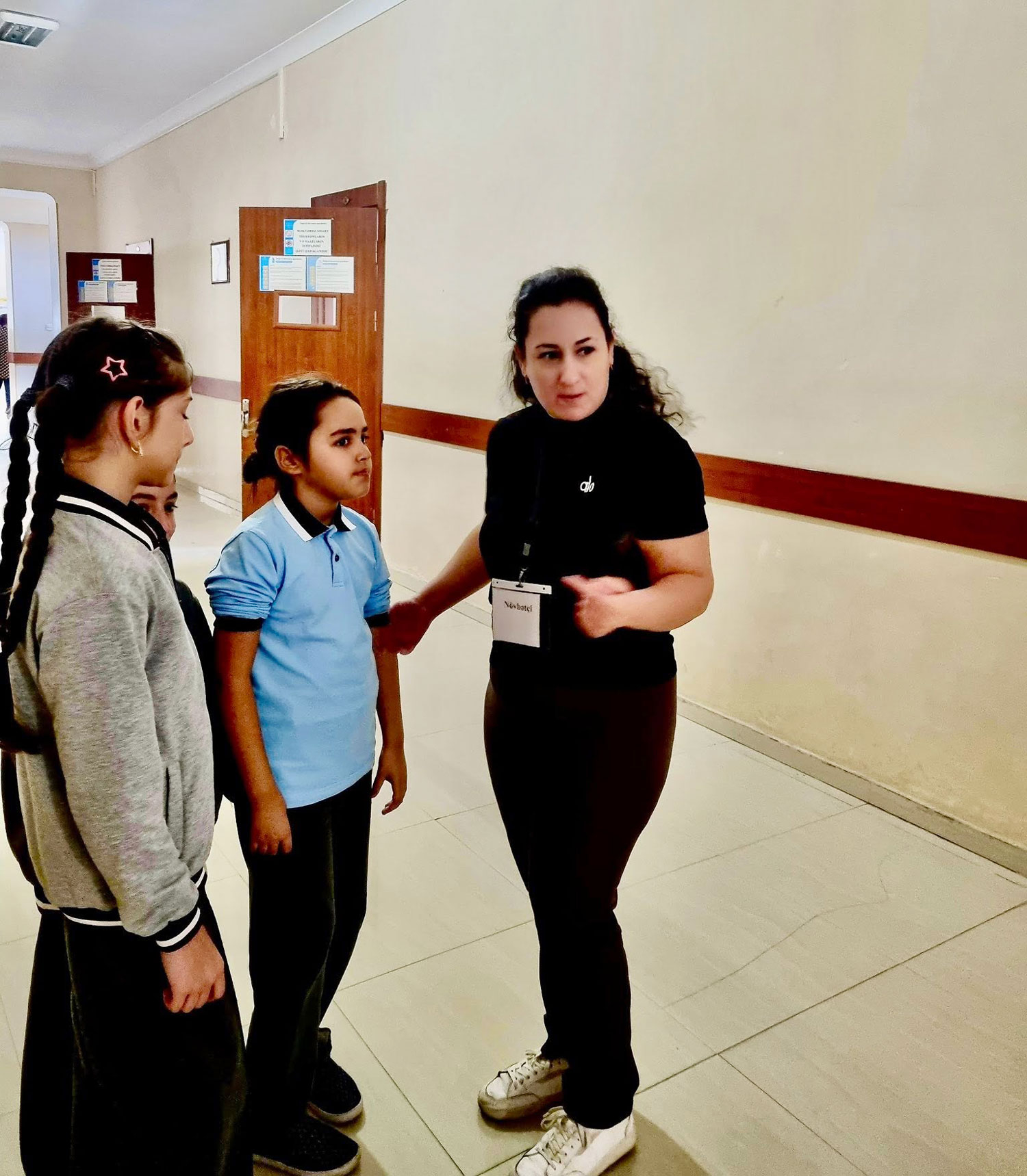 Məktəbdə maraqlı təşəbbüs: valideyn növbətçiliyi tətbiq olunur – VİDEO