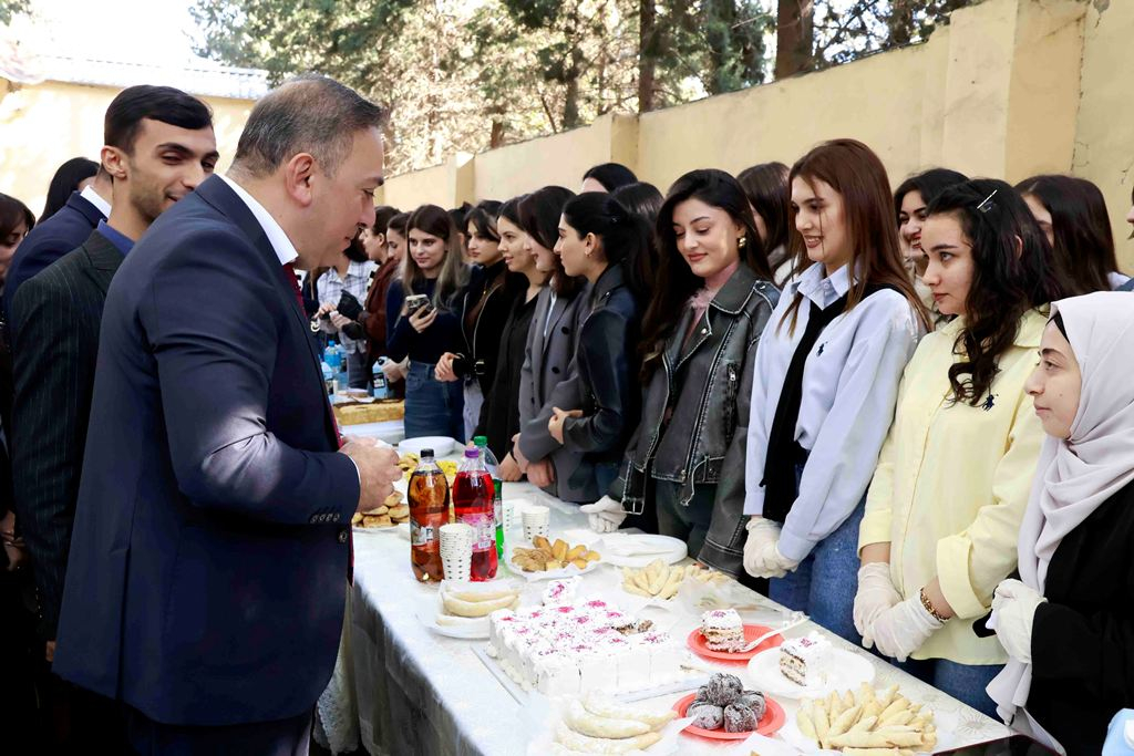 MDU-da inklüzivliyə dəstək məqsədilə rəsm sərgisi keçirilib