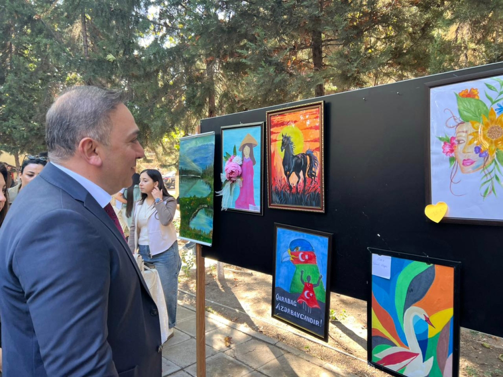 MDU-da inklüzivliyə dəstək məqsədilə rəsm sərgisi keçirilib