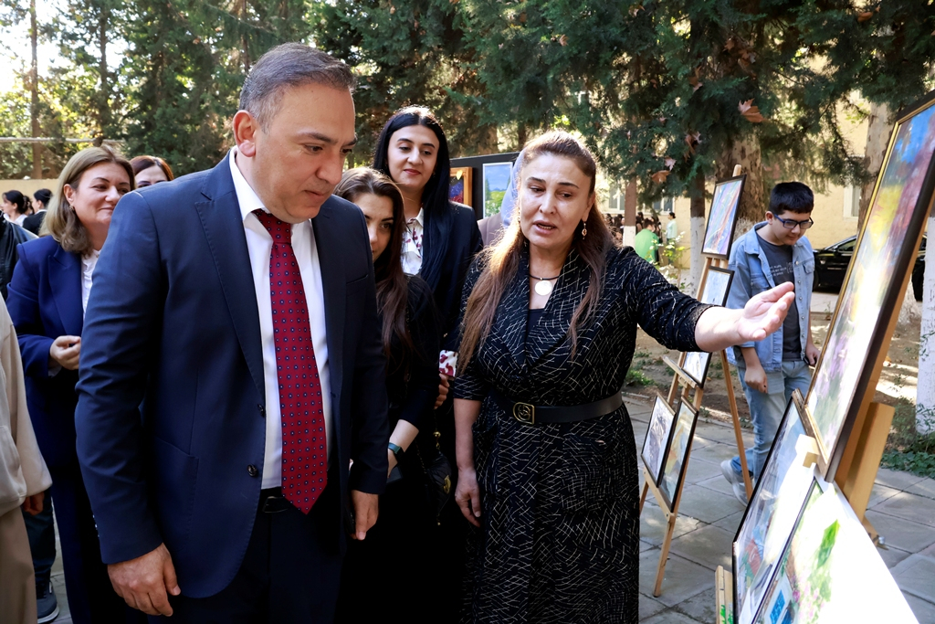 MDU-da inklüzivliyə dəstək məqsədilə rəsm sərgisi keçirilib