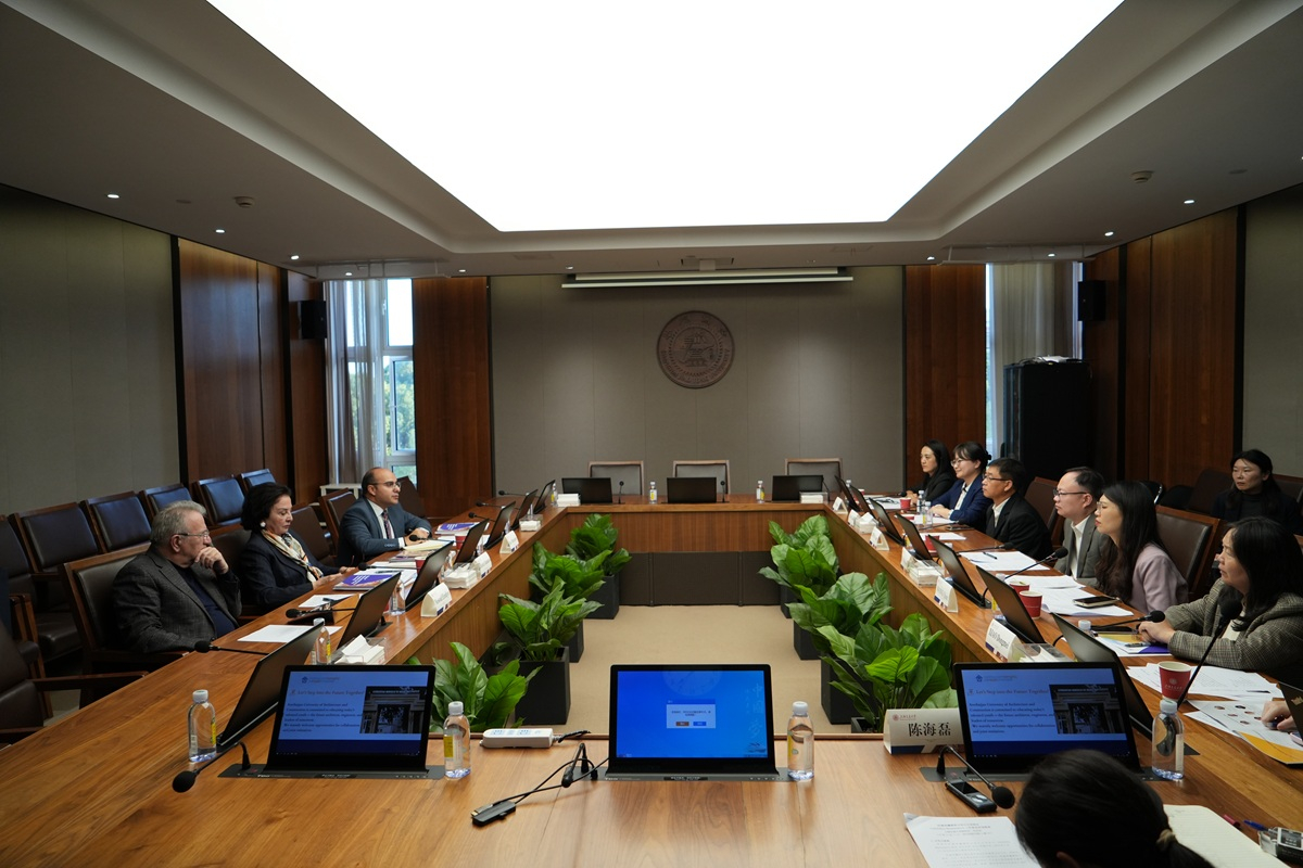 Bu fakültənin tələbələri üçün Çində təhsil imkanları müzakirə olunur