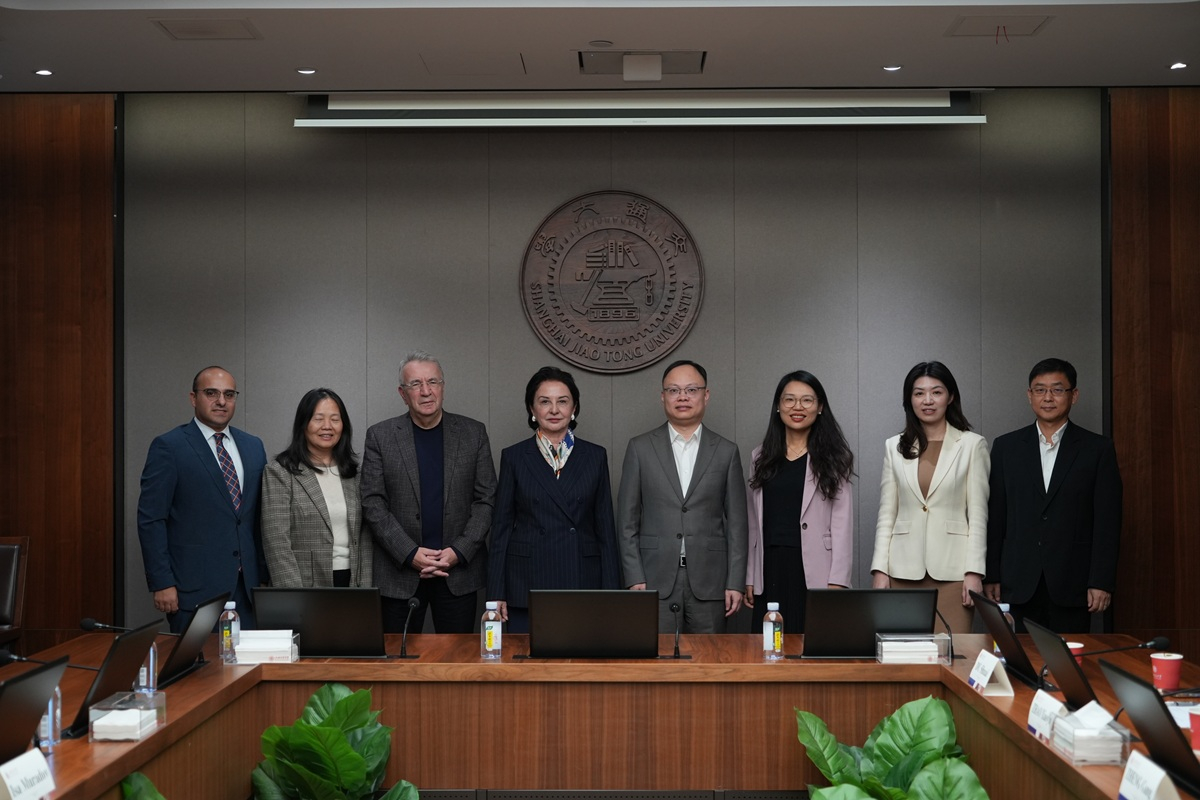 Bu fakültənin tələbələri üçün Çində təhsil imkanları müzakirə olunur