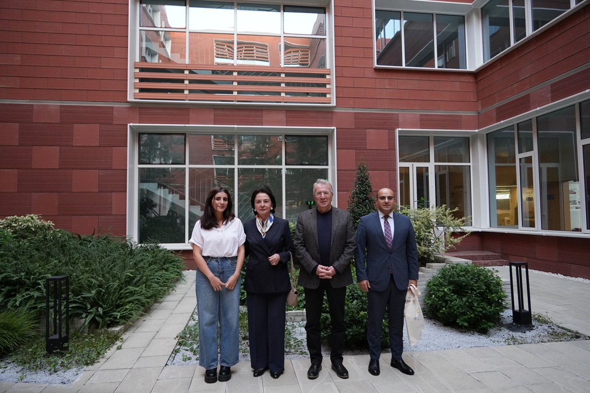 Bu fakültənin tələbələri üçün Çində təhsil imkanları müzakirə olunur