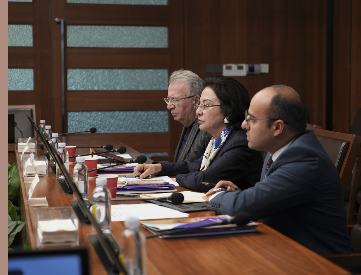 Bu fakültənin tələbələri üçün Çində təhsil imkanları müzakirə olunur