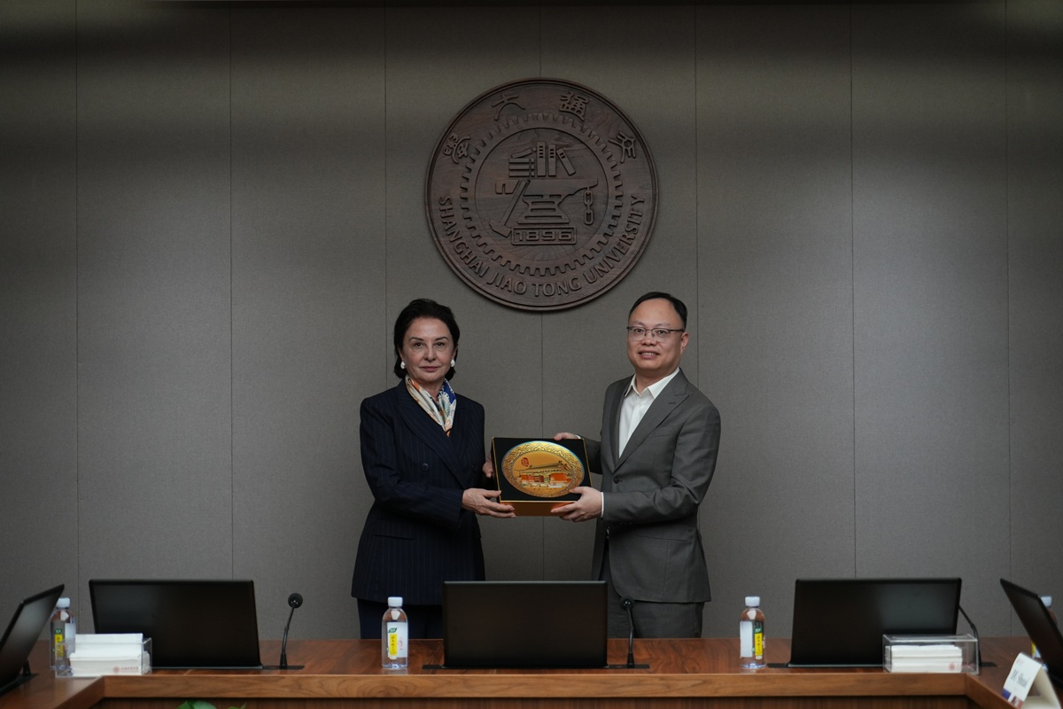 Bu fakültənin tələbələri üçün Çində təhsil imkanları müzakirə olunur