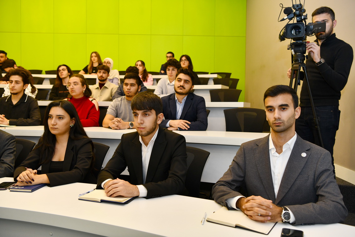 ADNSU-nun rektoru tələbə təşkilatlarının rəhbərləri ilə görüşüb