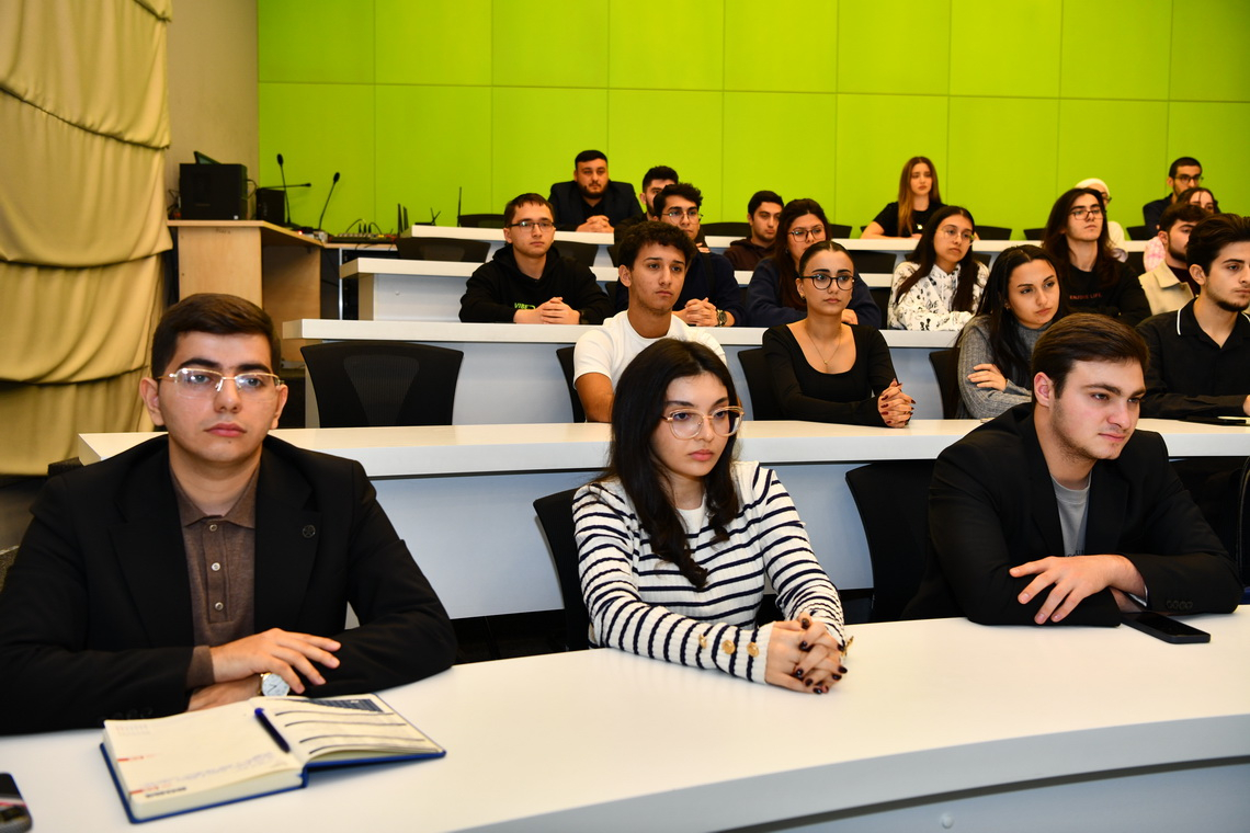 ADNSU-nun rektoru tələbə təşkilatlarının rəhbərləri ilə görüşüb