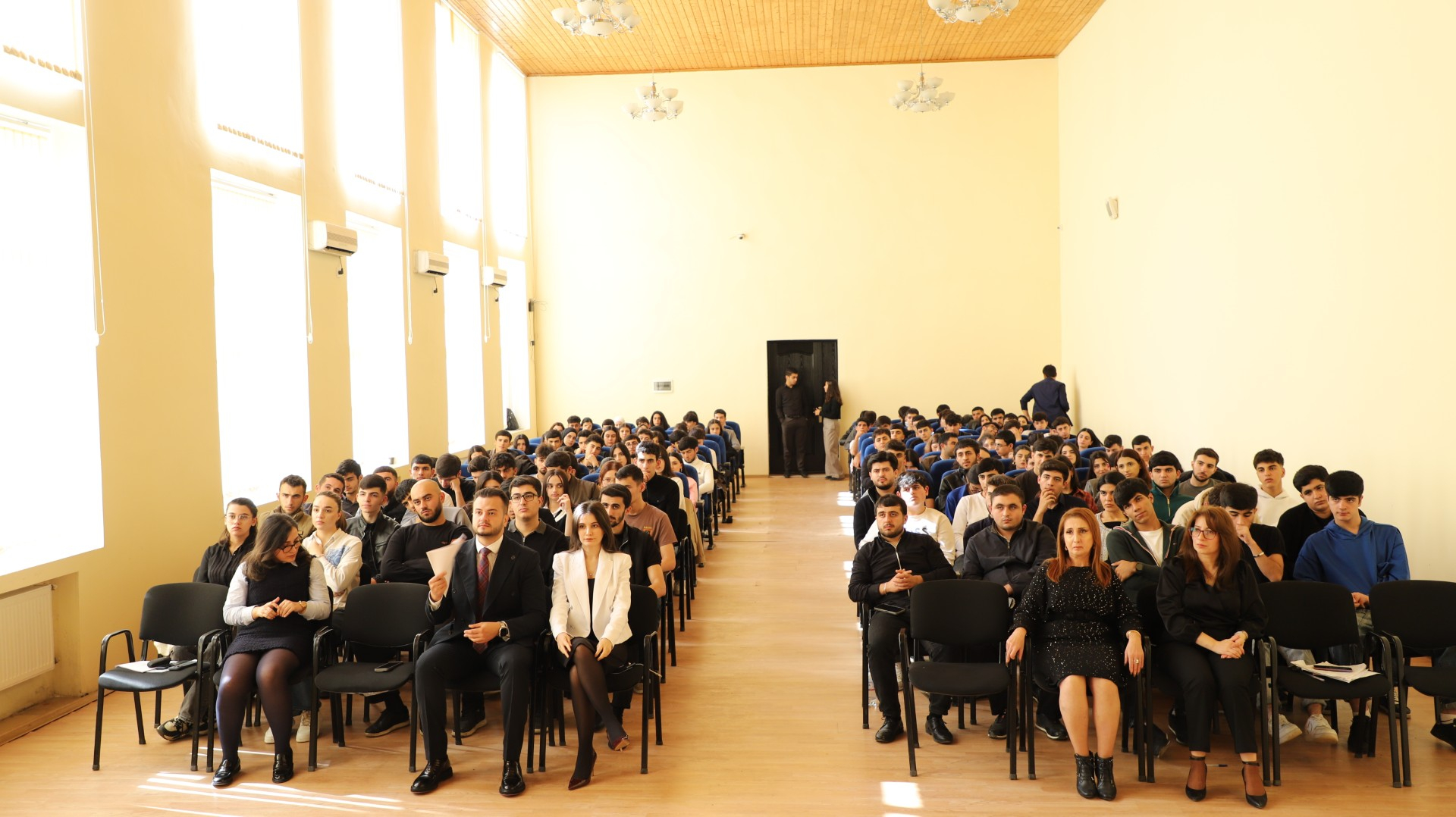 LDU-da iqtisadi mövzuda maarifləndirici tədbir keçirilib