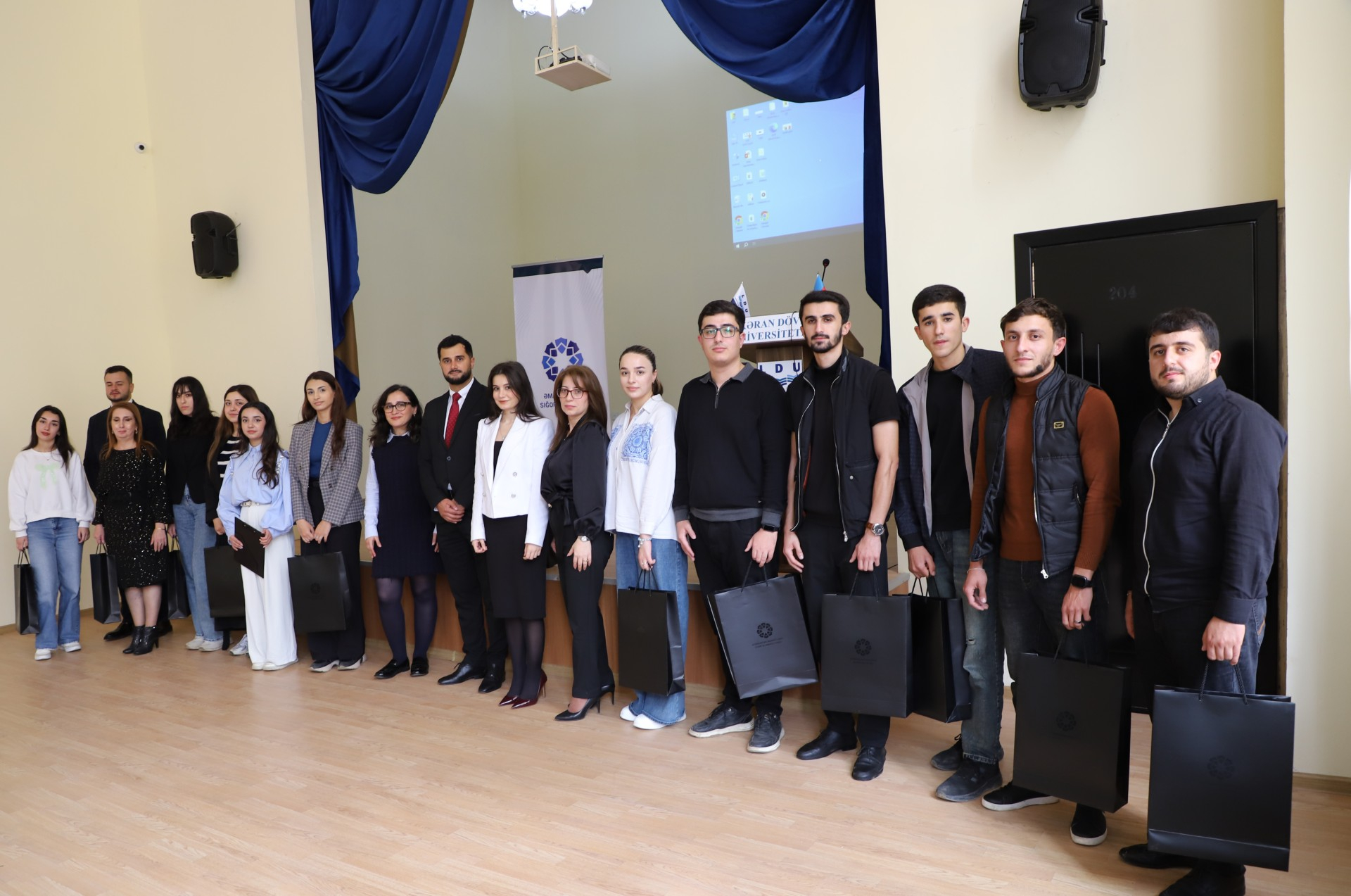 LDU-da iqtisadi mövzuda maarifləndirici tədbir keçirilib