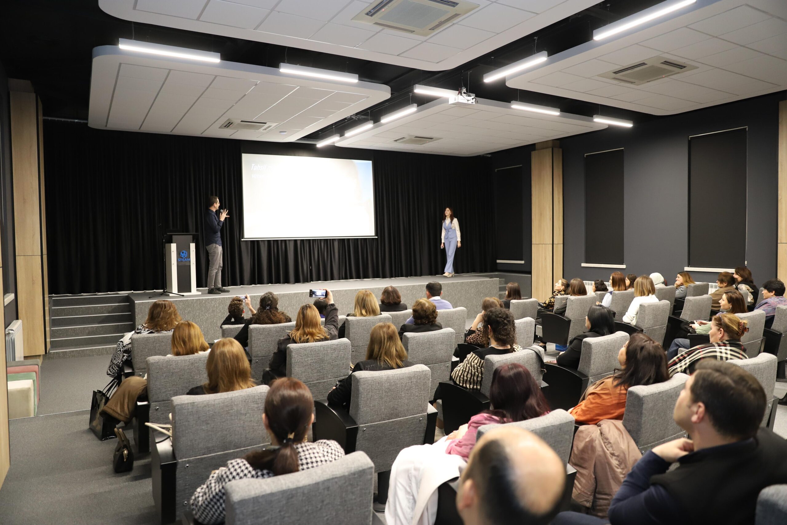 “İnnovativ məktəb” layihəsi çərçivəsində keçirilən tədbirlər davam edir