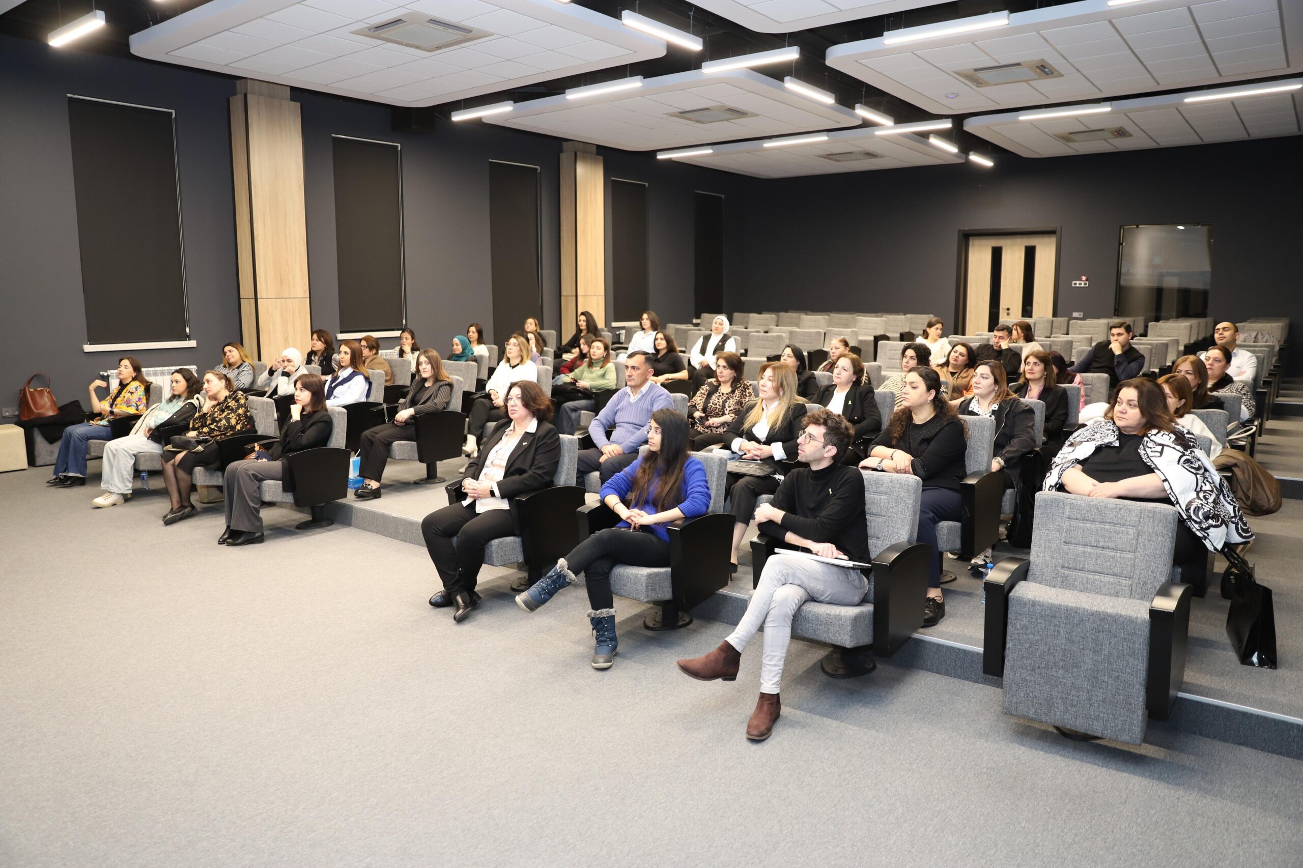 “İnnovativ məktəb” layihəsi çərçivəsində keçirilən tədbirlər davam edir