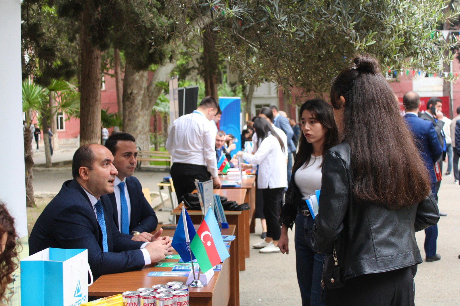 İş dünyasına açılan qapı: Tələbə və işəgötürənlər bir arada - REPORTAJ 
