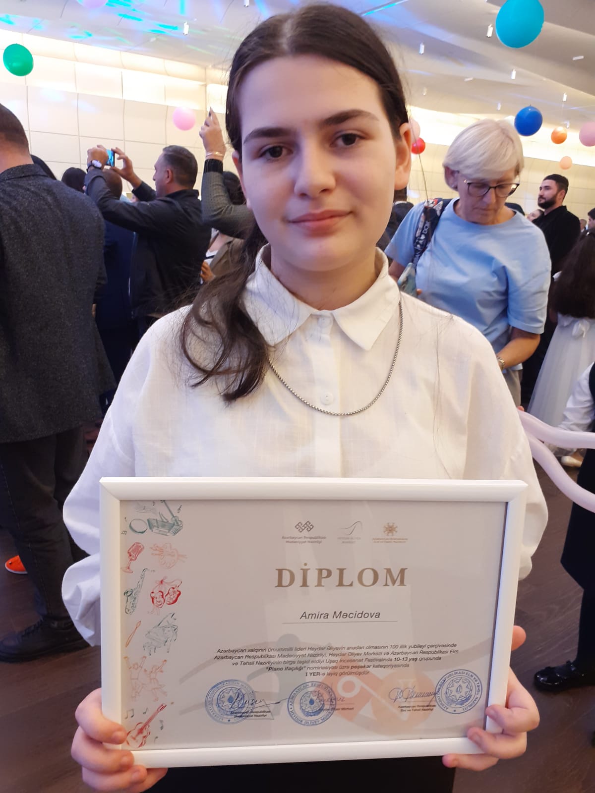 İstedadını incəsənətlə göstərənlər - Qalib şagirdlərlə söhbət