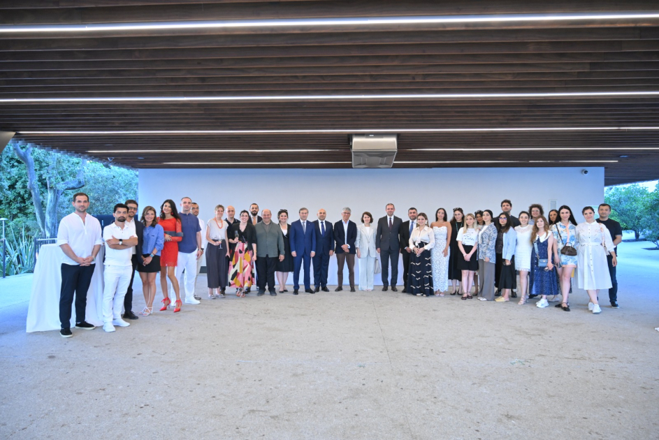 İtaliya-Azərbaycan Universitetinin ilk tələbələri məzun oldular