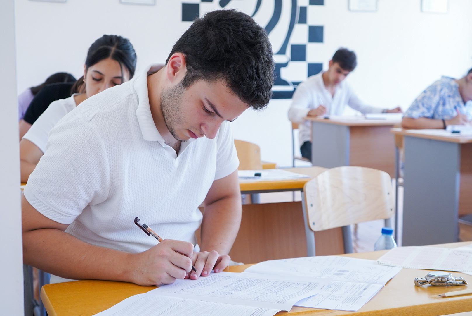 İyulun 13-də 34 mindən çox abituriyent imtahan verəcək 