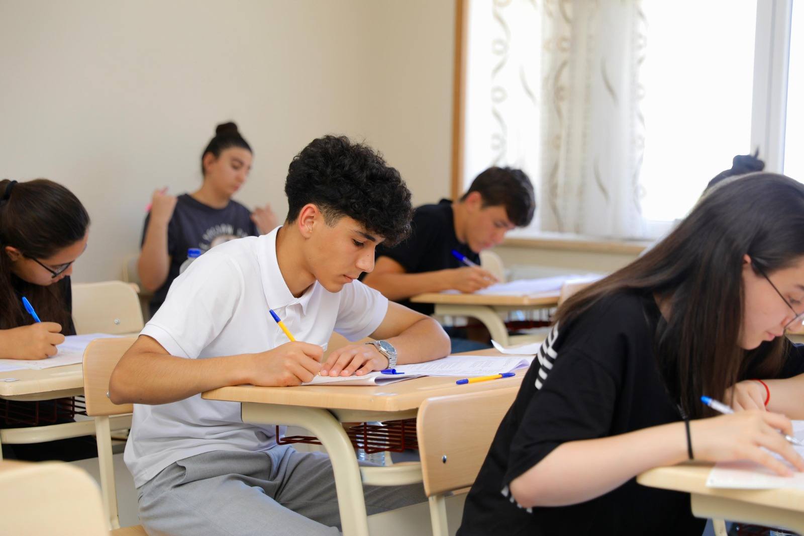 İyunun 1-də 45 mindən çox abituriyent imtahan verəcək 