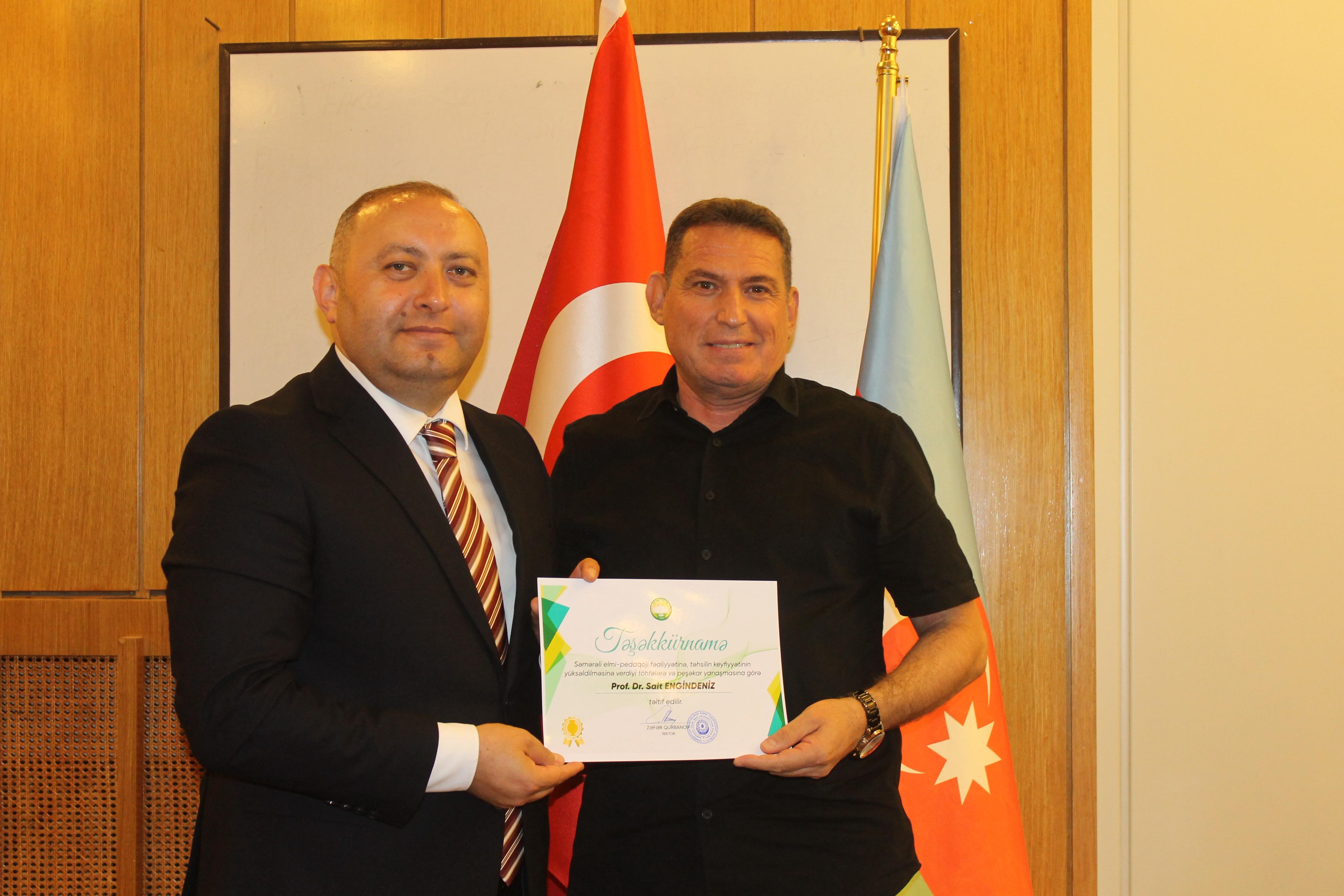 İzmirdə ikili diplom proqramının akademik heyəti və məzun tələbələrlə görüş keçirilib