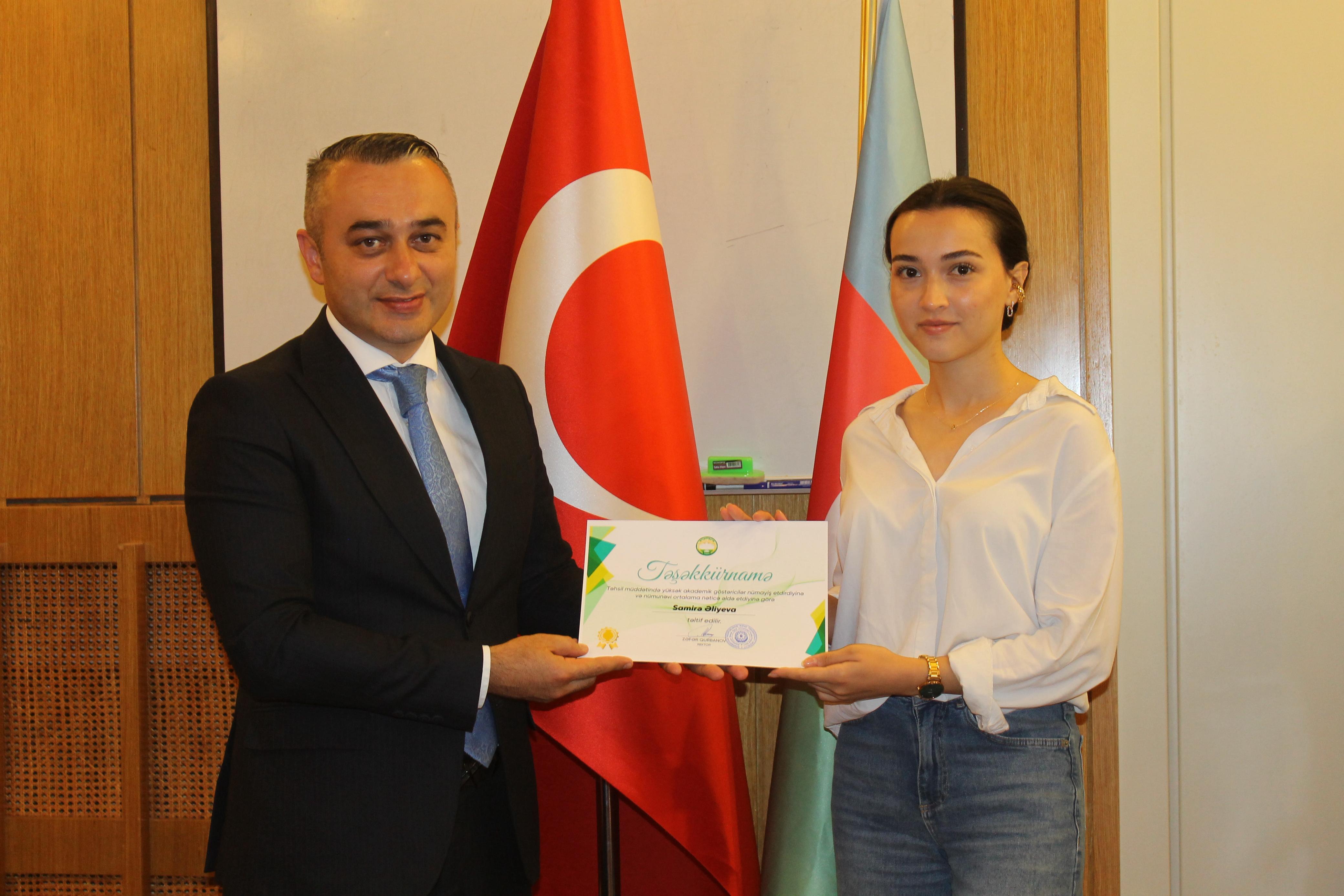 İzmirdə ikili diplom proqramının akademik heyəti və məzun tələbələrlə görüş keçirilib