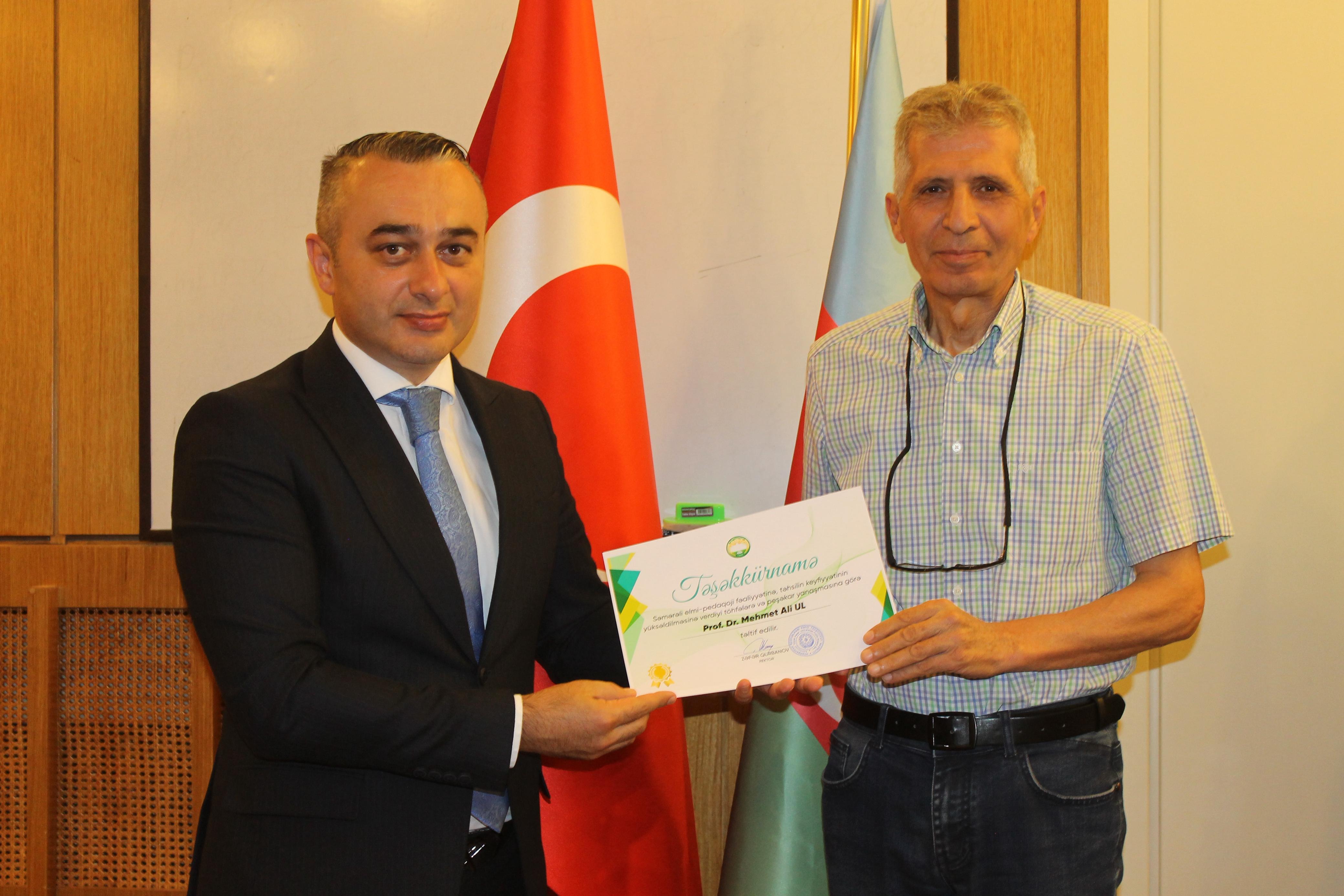 İzmirdə ikili diplom proqramının akademik heyəti və məzun tələbələrlə görüş keçirilib