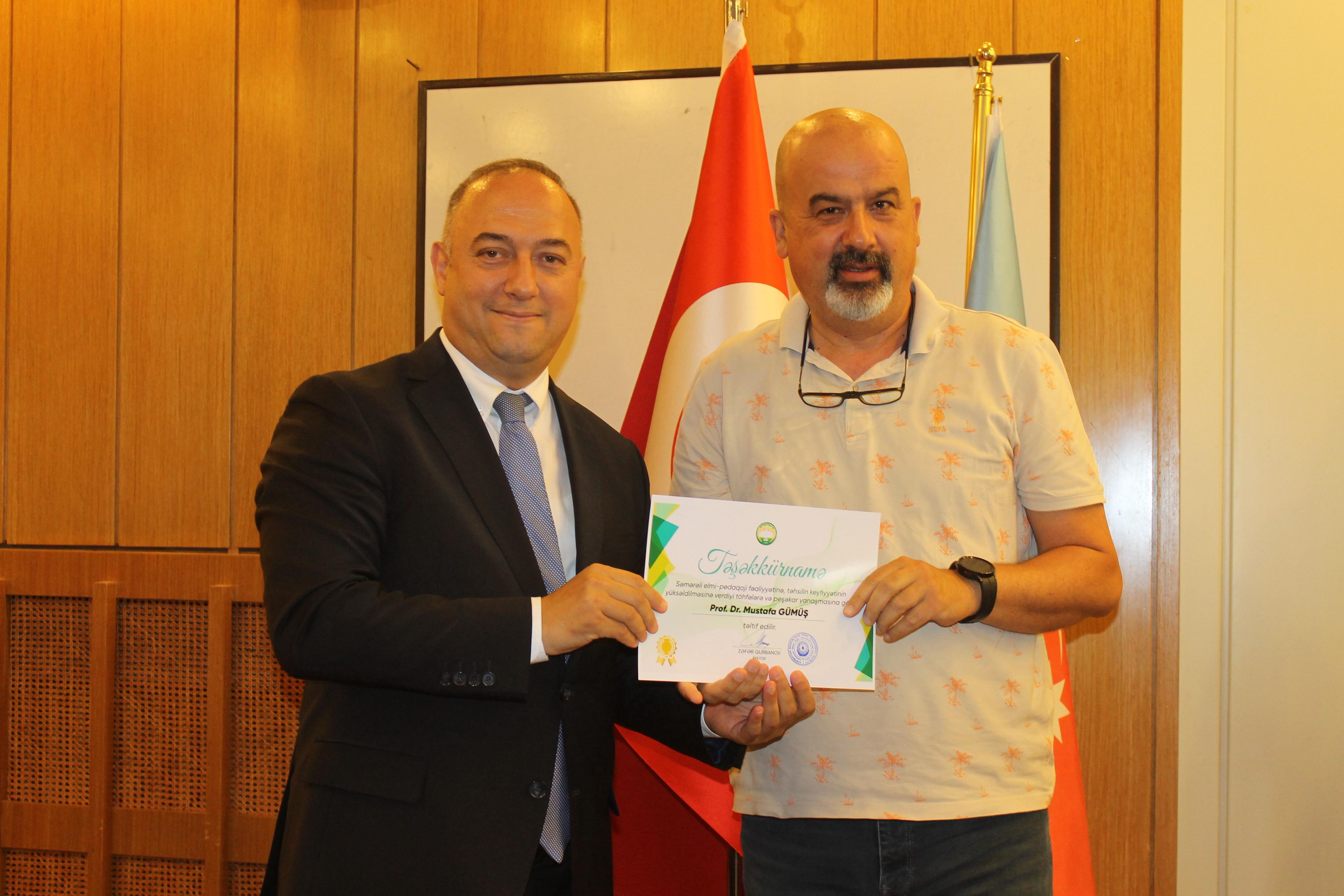 İzmirdə ikili diplom proqramının akademik heyəti və məzun tələbələrlə görüş keçirilib