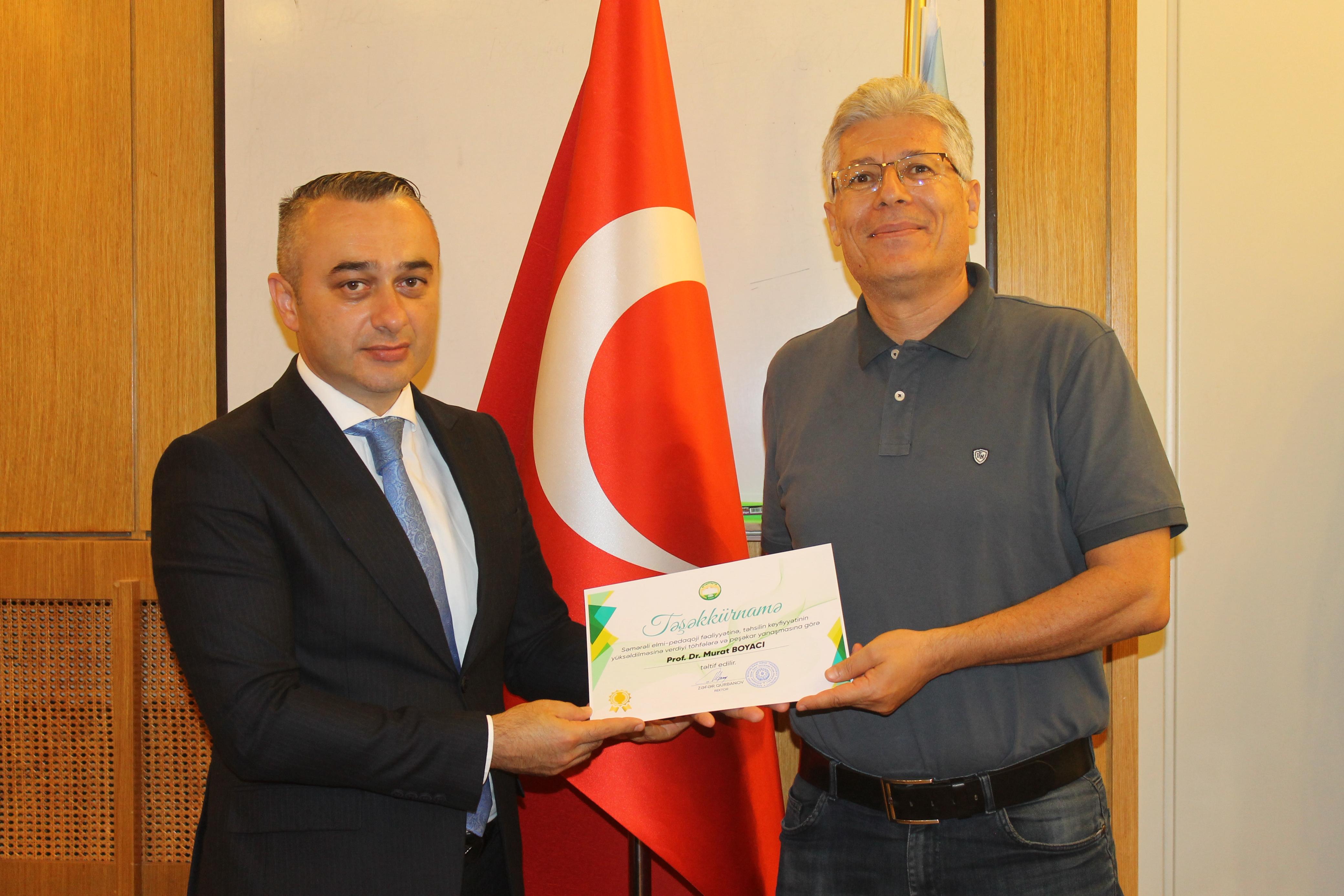 İzmirdə ikili diplom proqramının akademik heyəti və məzun tələbələrlə görüş keçirilib