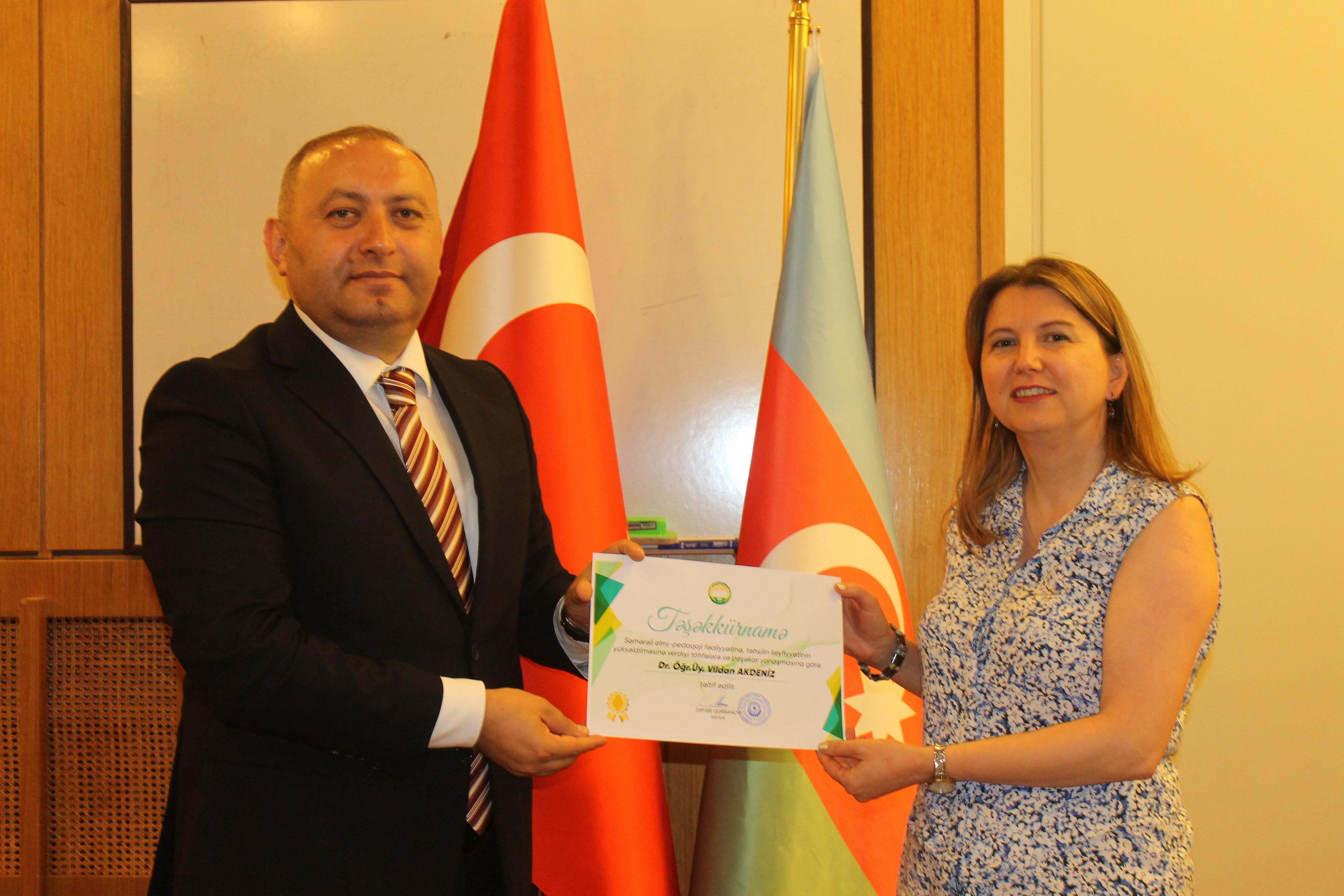 İzmirdə ikili diplom proqramının akademik heyəti və məzun tələbələrlə görüş keçirilib