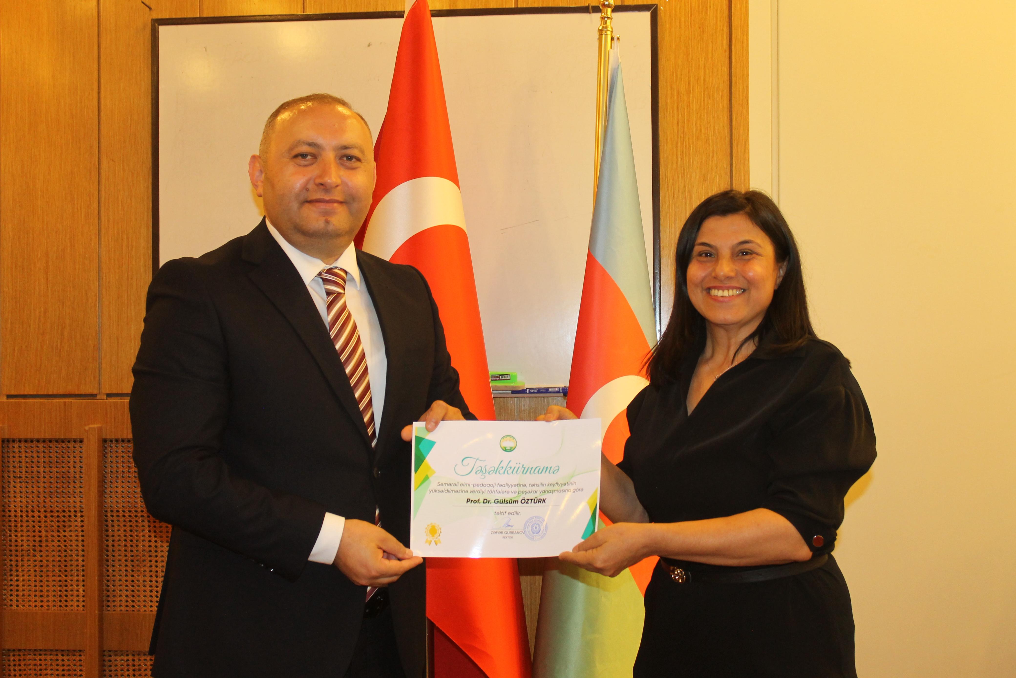 İzmirdə ikili diplom proqramının akademik heyəti və məzun tələbələrlə görüş keçirilib